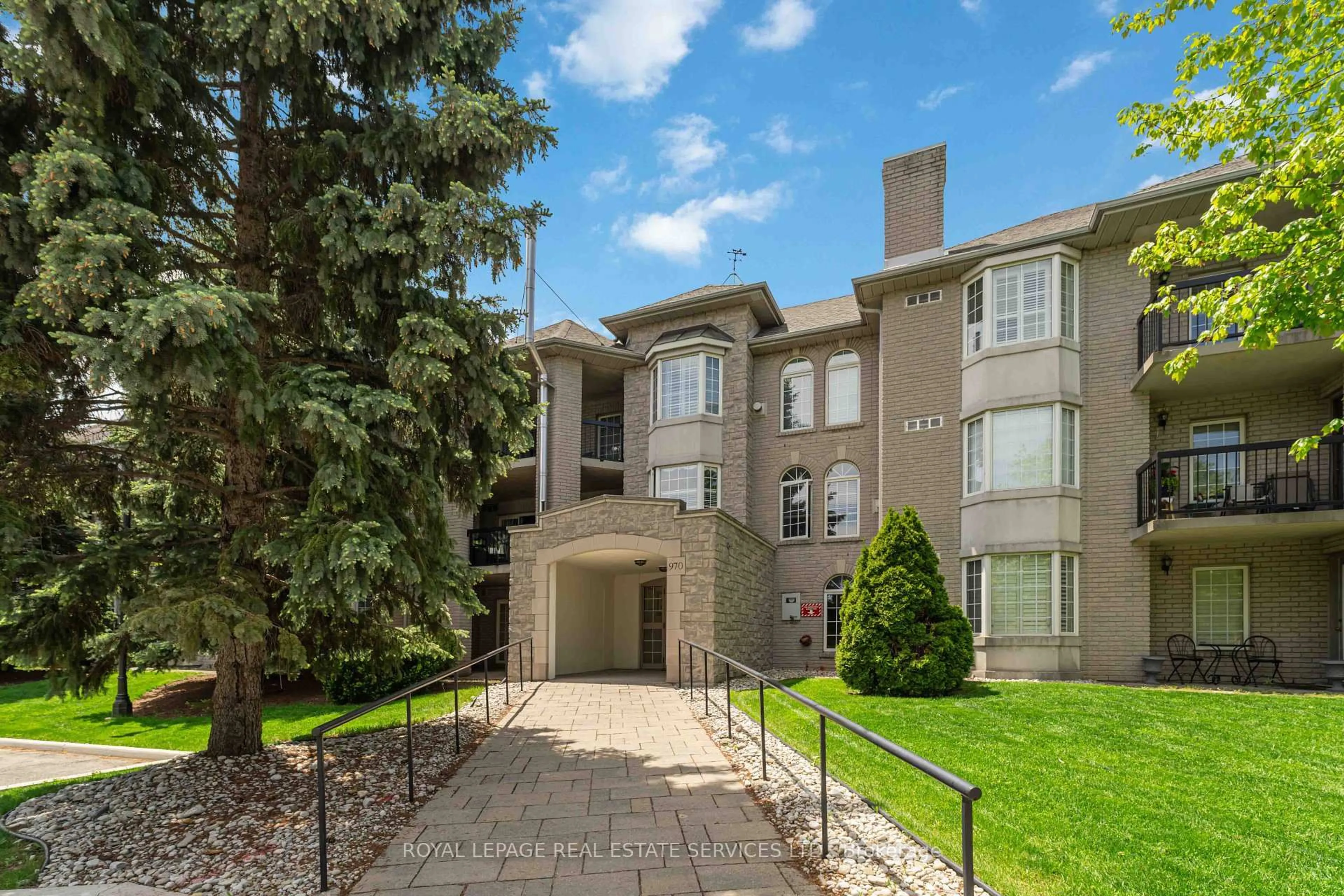 Patio, unknown for 970 Golf Links Rd #205, Hamilton Ontario L9K 1J8