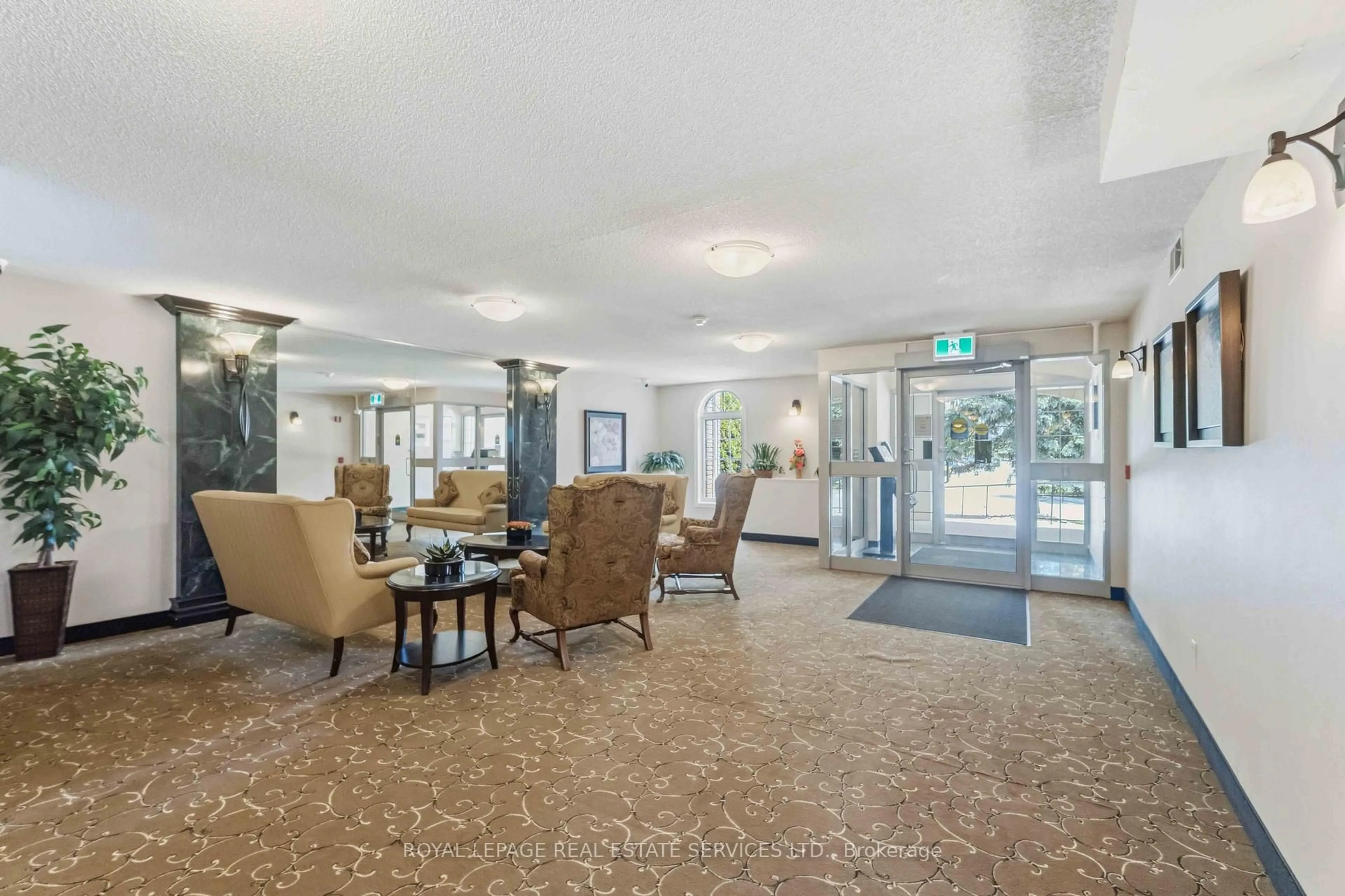 Lobby for 970 Golf Links Rd #205, Hamilton Ontario L9K 1J8