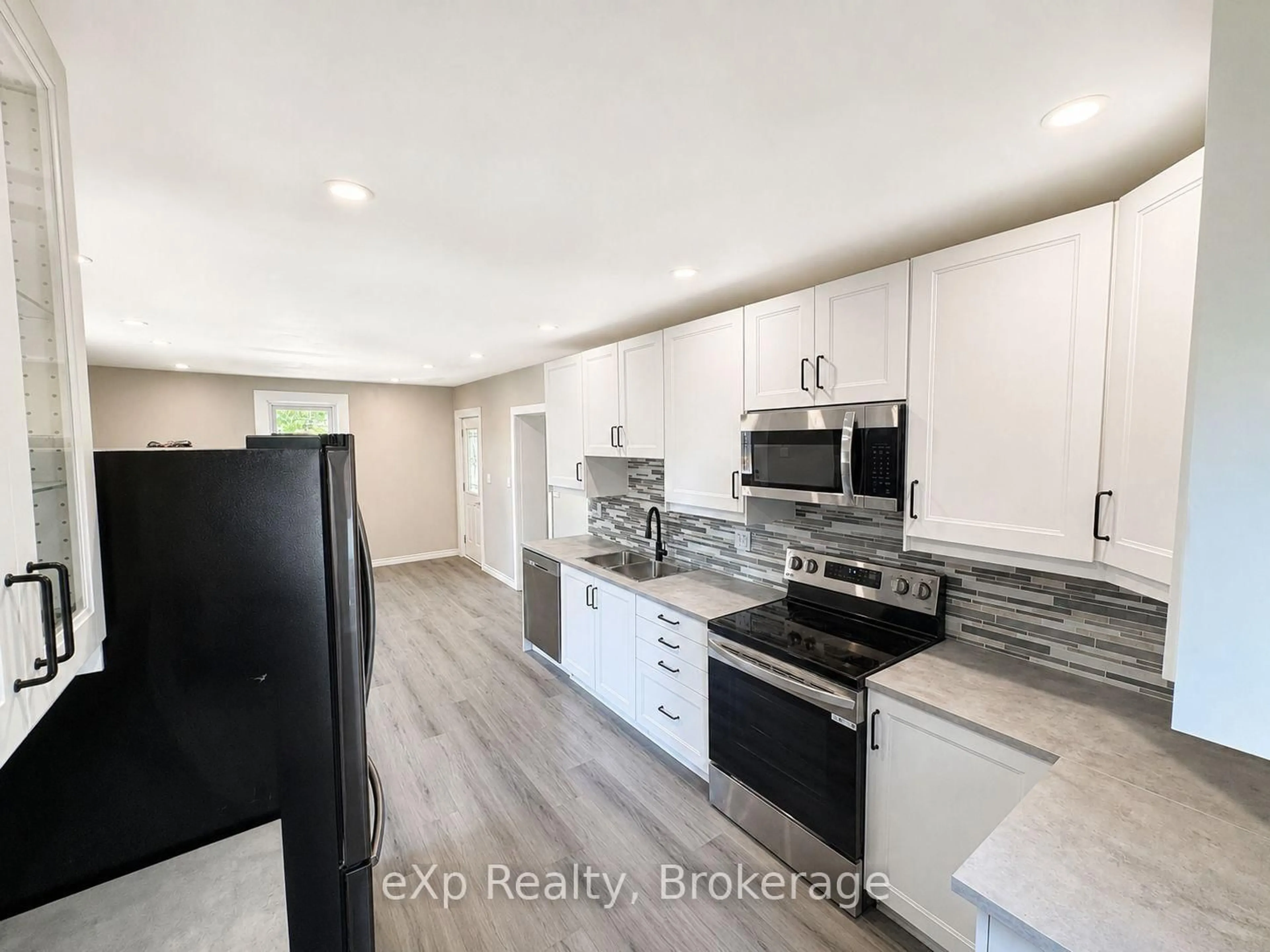 Open concept kitchen, unknown for 595 9th St, Hanover Ontario N4N 1M7
