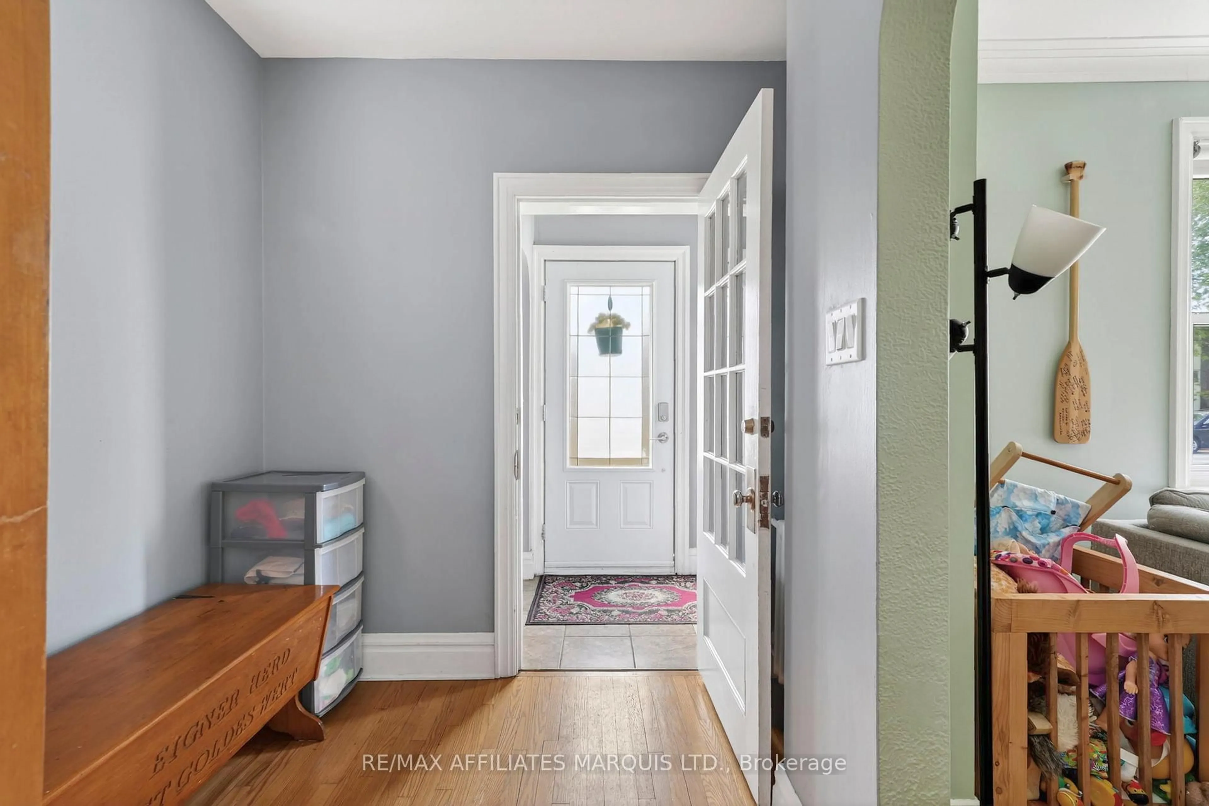 Indoor entryway for 111 Fourth St, Cornwall Ontario K6J 2R8