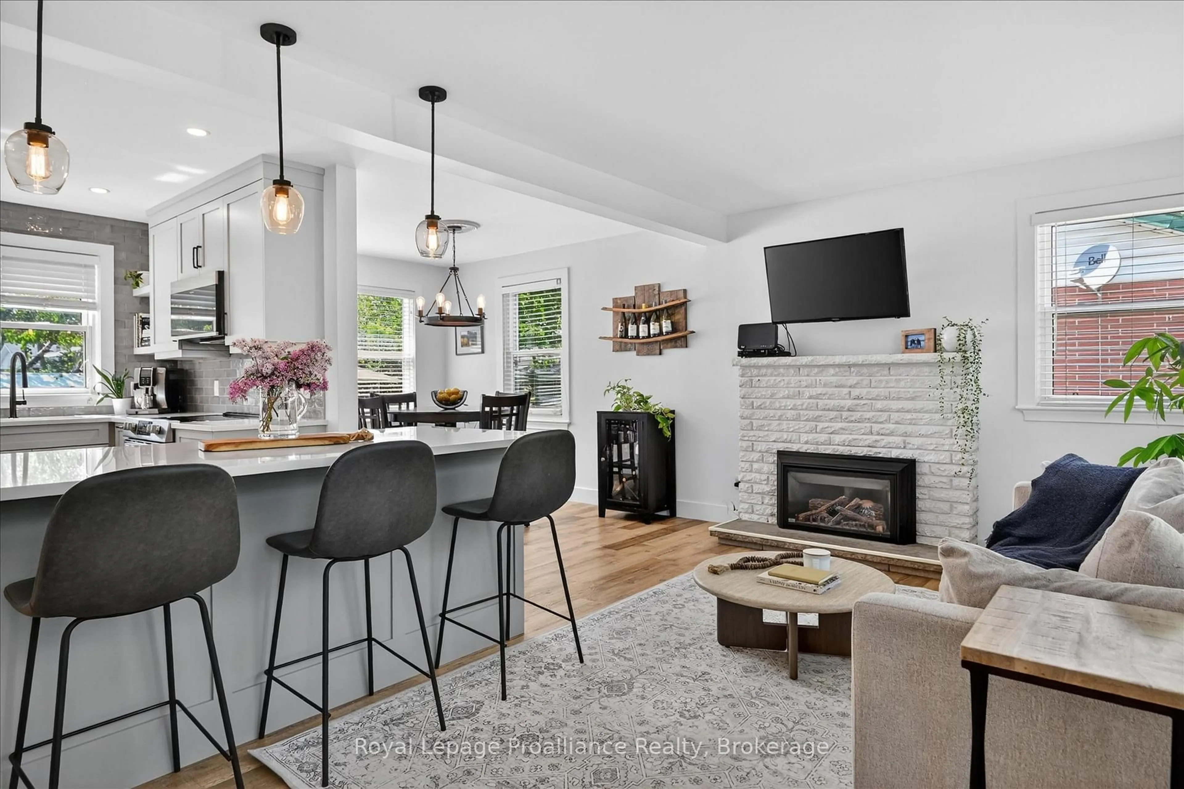 Open concept kitchen, unknown for 129 Goodfellow Rd, Peterborough Ontario K9J 5W9