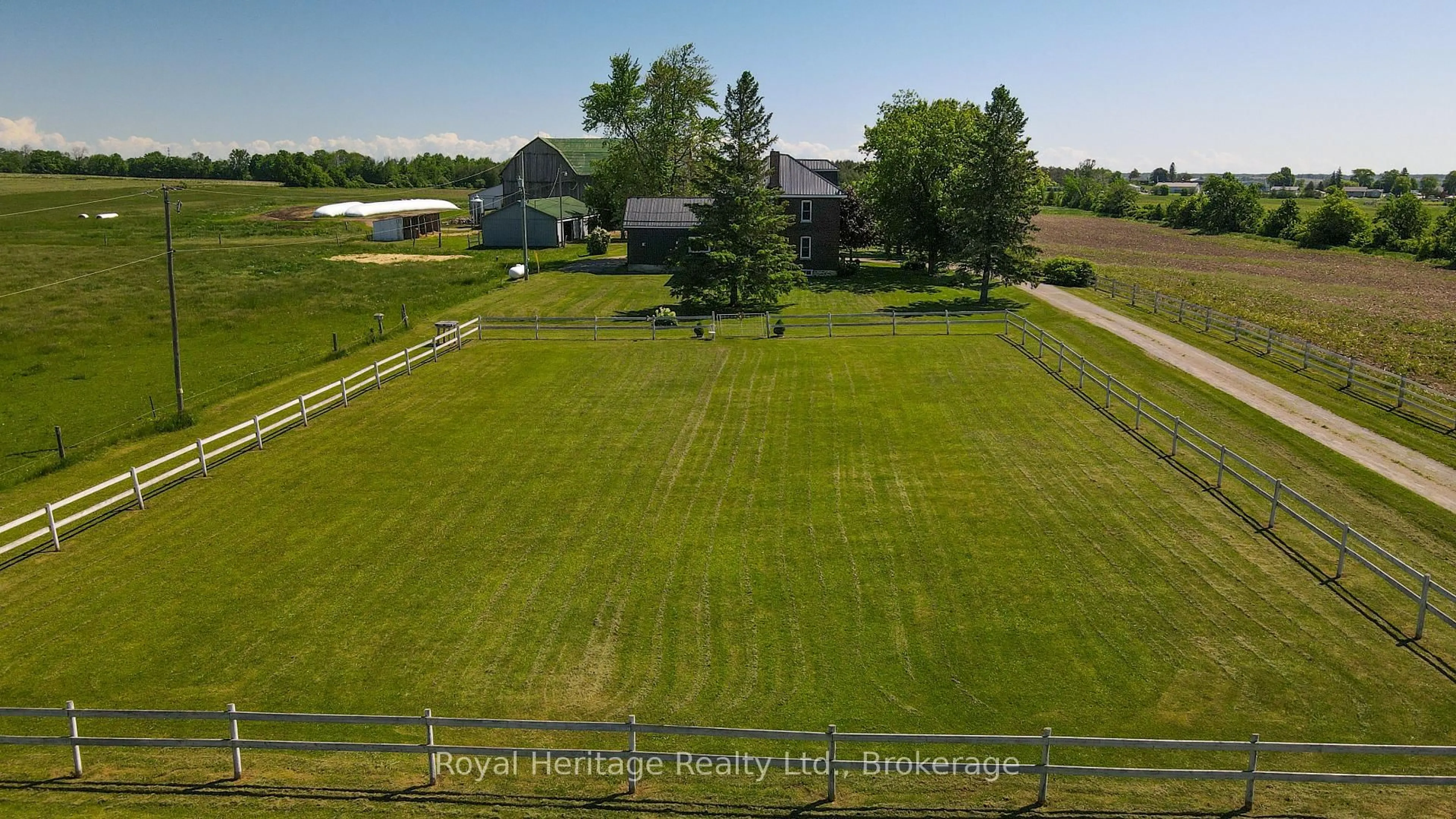 A pic from outside/outdoor area/front of a property/back of a property/a pic from drone, unknown for 140 Robin Rd, Kawartha Lakes Ontario K0M 1G0