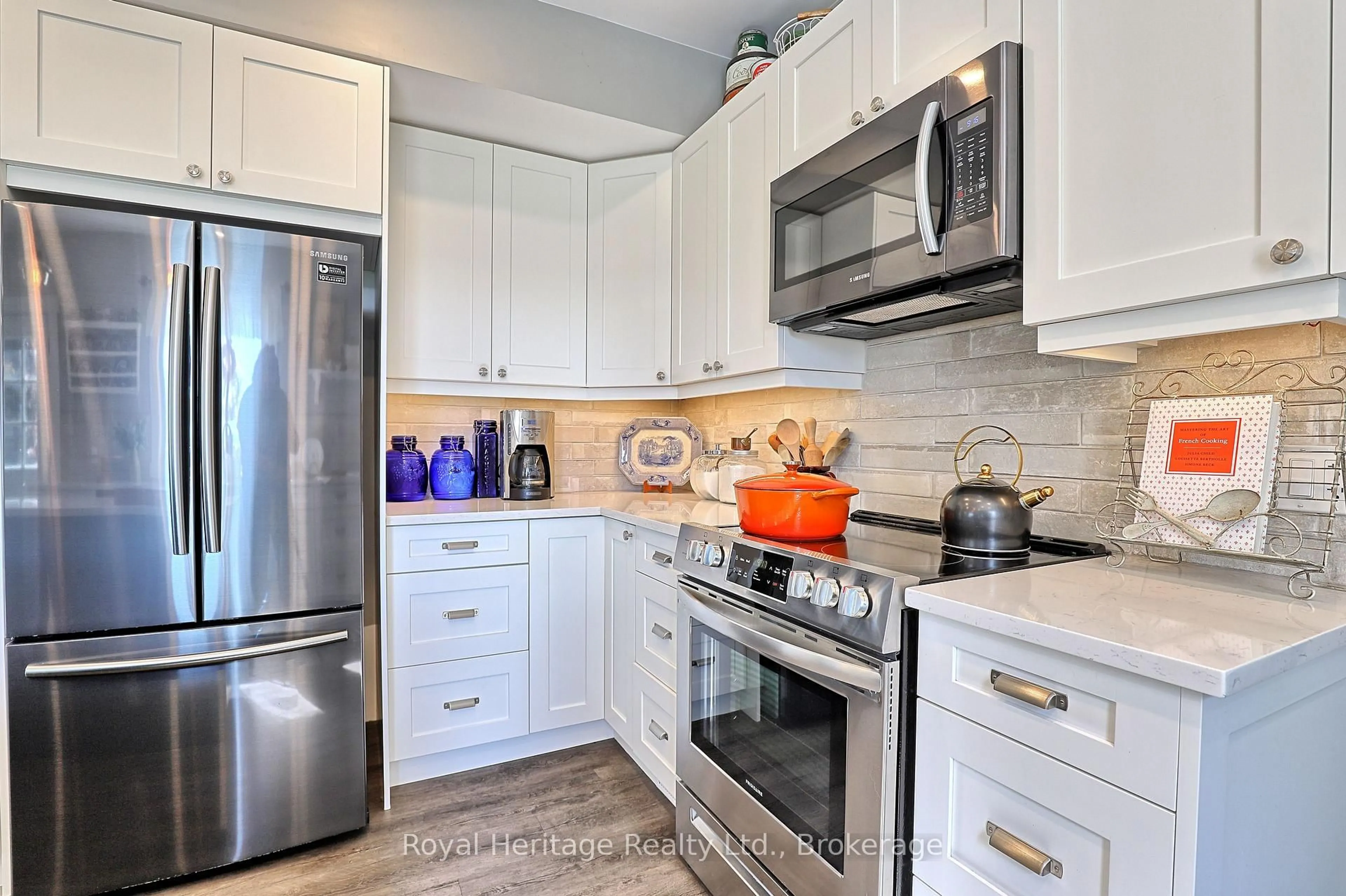 Open concept kitchen, ceramic/tile floor for 140 Robin Rd, Kawartha Lakes Ontario K0M 1G0