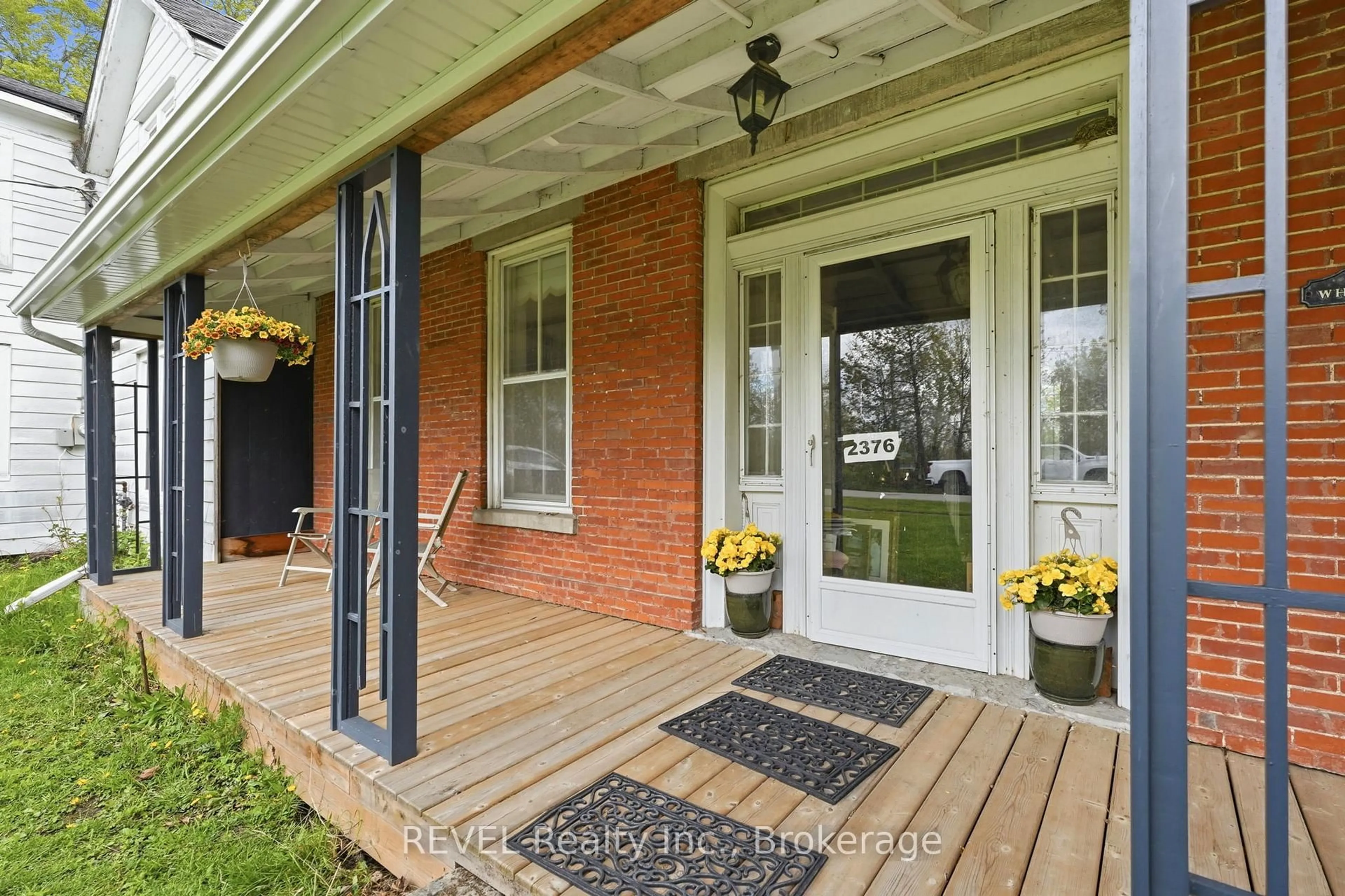 Unknown for 2376 Centre St, Thorold Ontario L0S 1A0