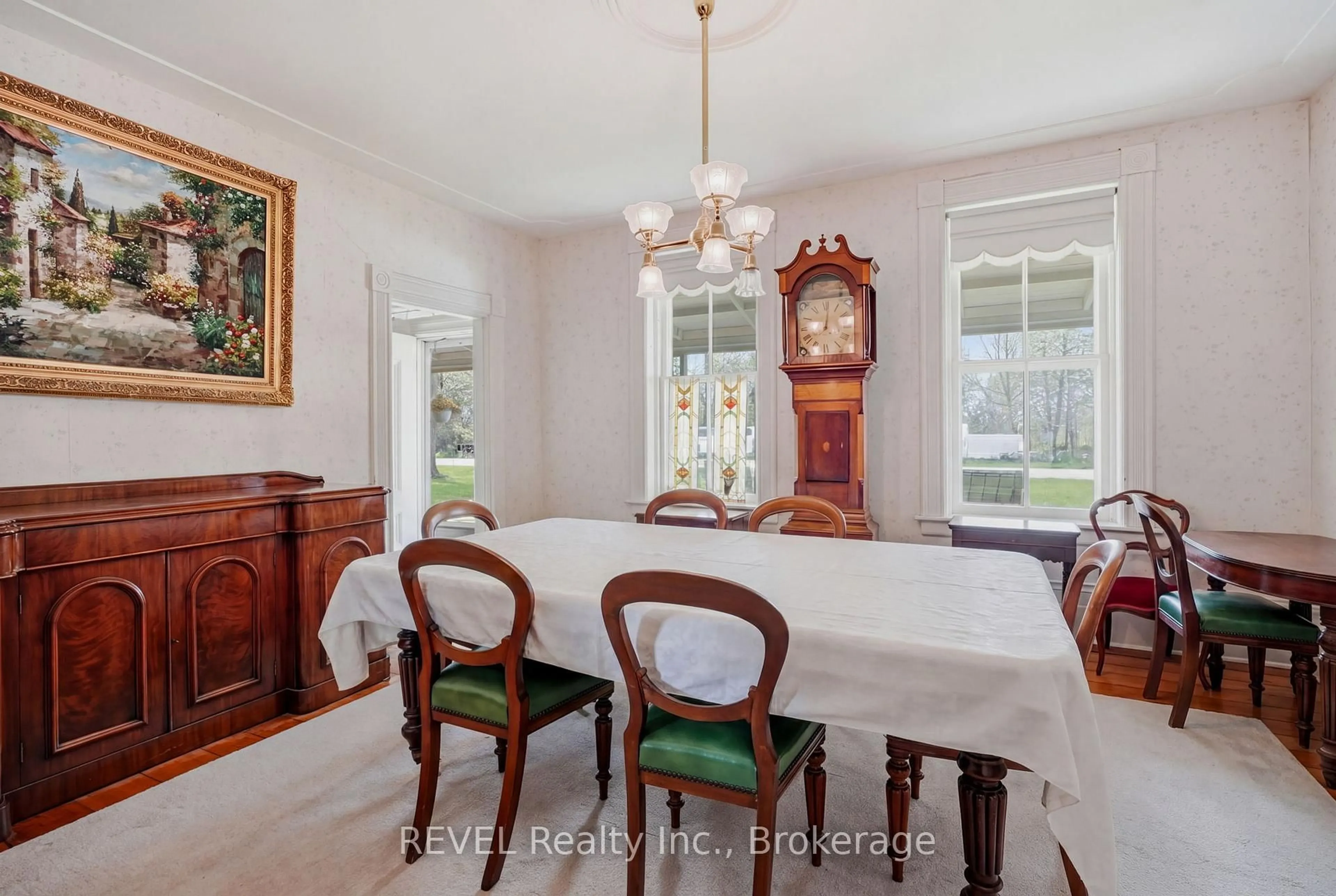 Dining room, unknown for 2376 Centre St, Thorold Ontario L0S 1A0
