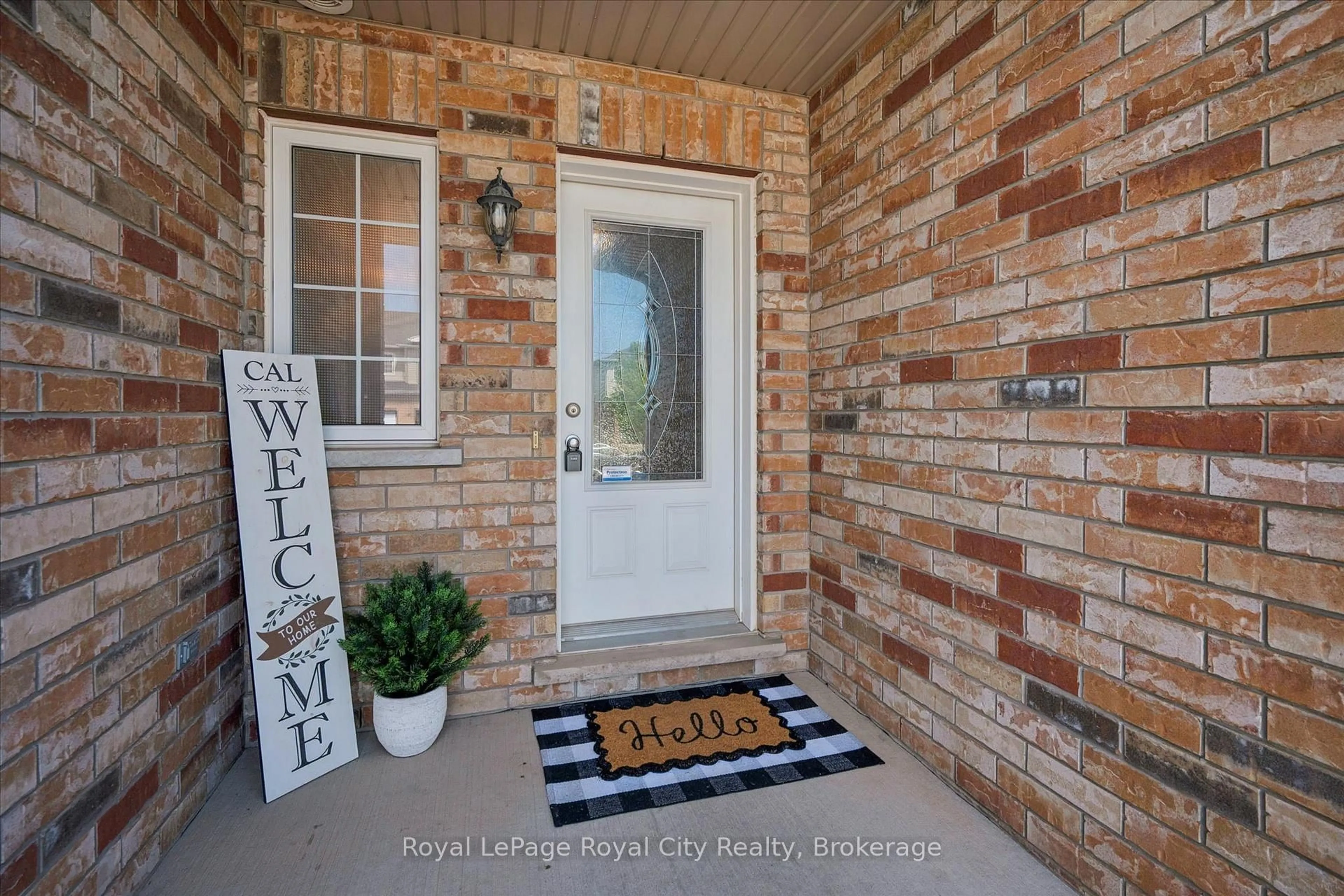 Indoor entryway for 97 Mussen St, Guelph Ontario N1E 0K2