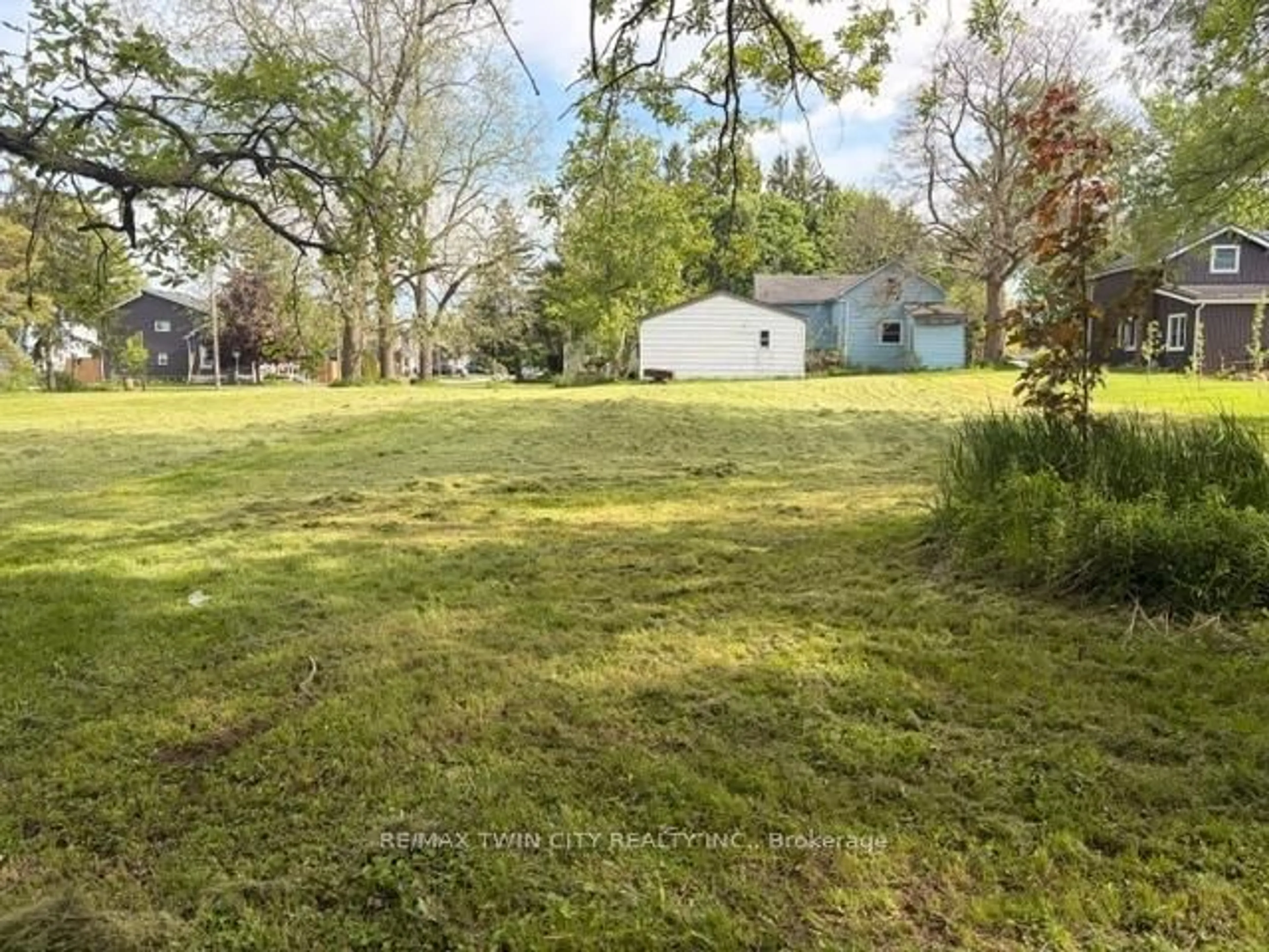 A pic from outside/outdoor area/front of a property/back of a property/a pic from drone, unknown for 37 Young St, Blandford-Blenheim Ontario N0J 1S0