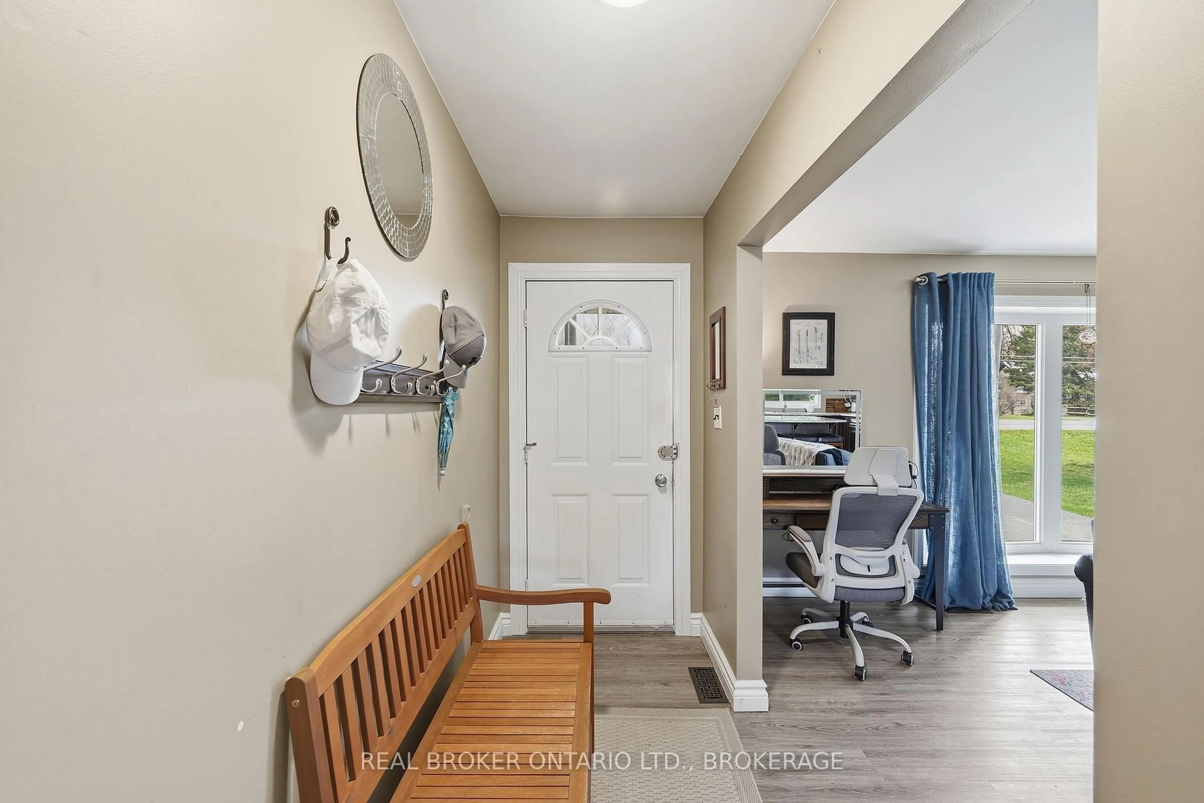 Indoor entryway for 1239 Unity Rd, Kingston Ontario K0H 1S0