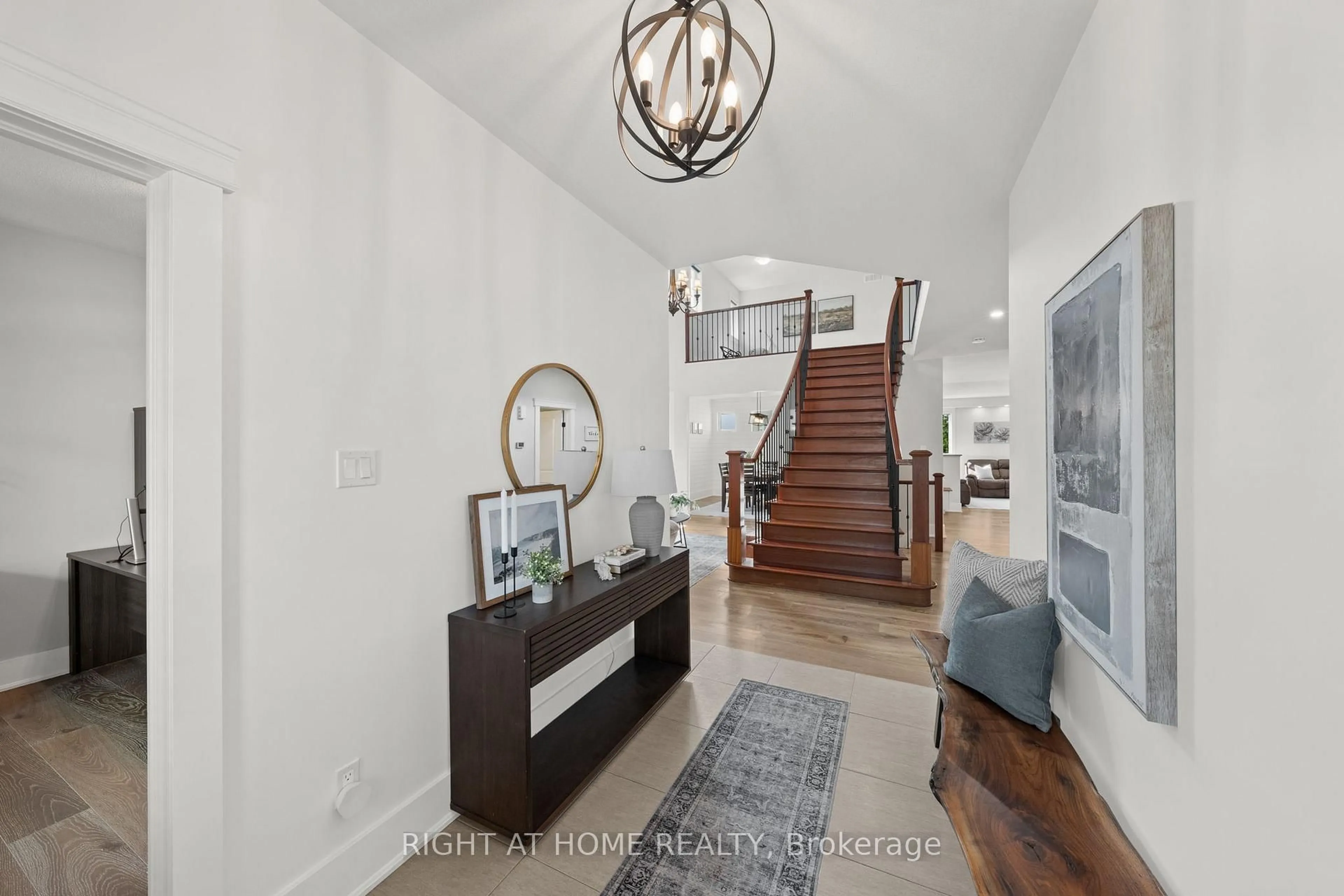 Indoor entryway for 707 Wrangler Circ, Stittsville Ontario K2S 0R2