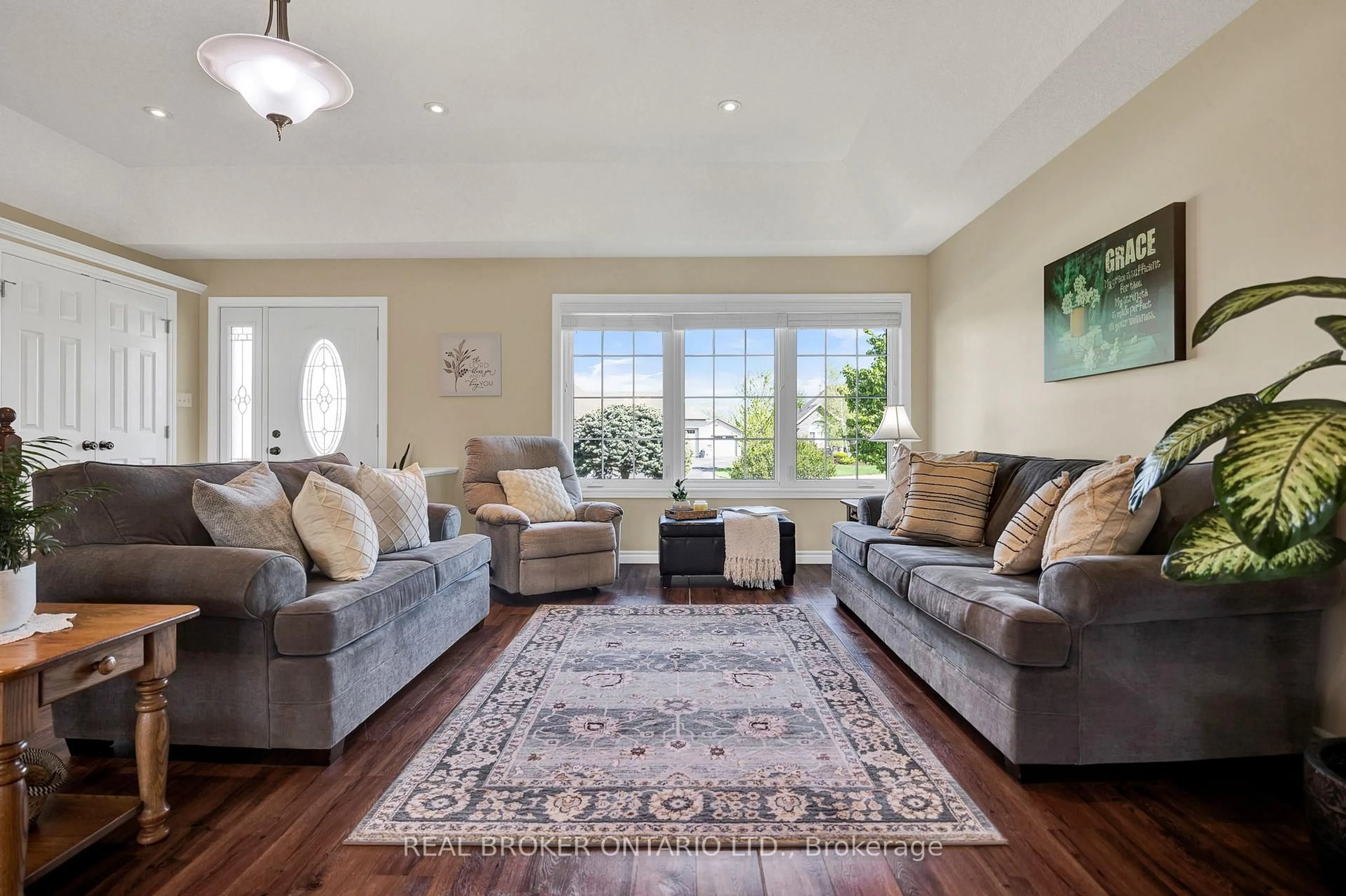 Living room with furniture, unknown for 7826 Colonial Dr, Perth East Ontario N4W 3G9