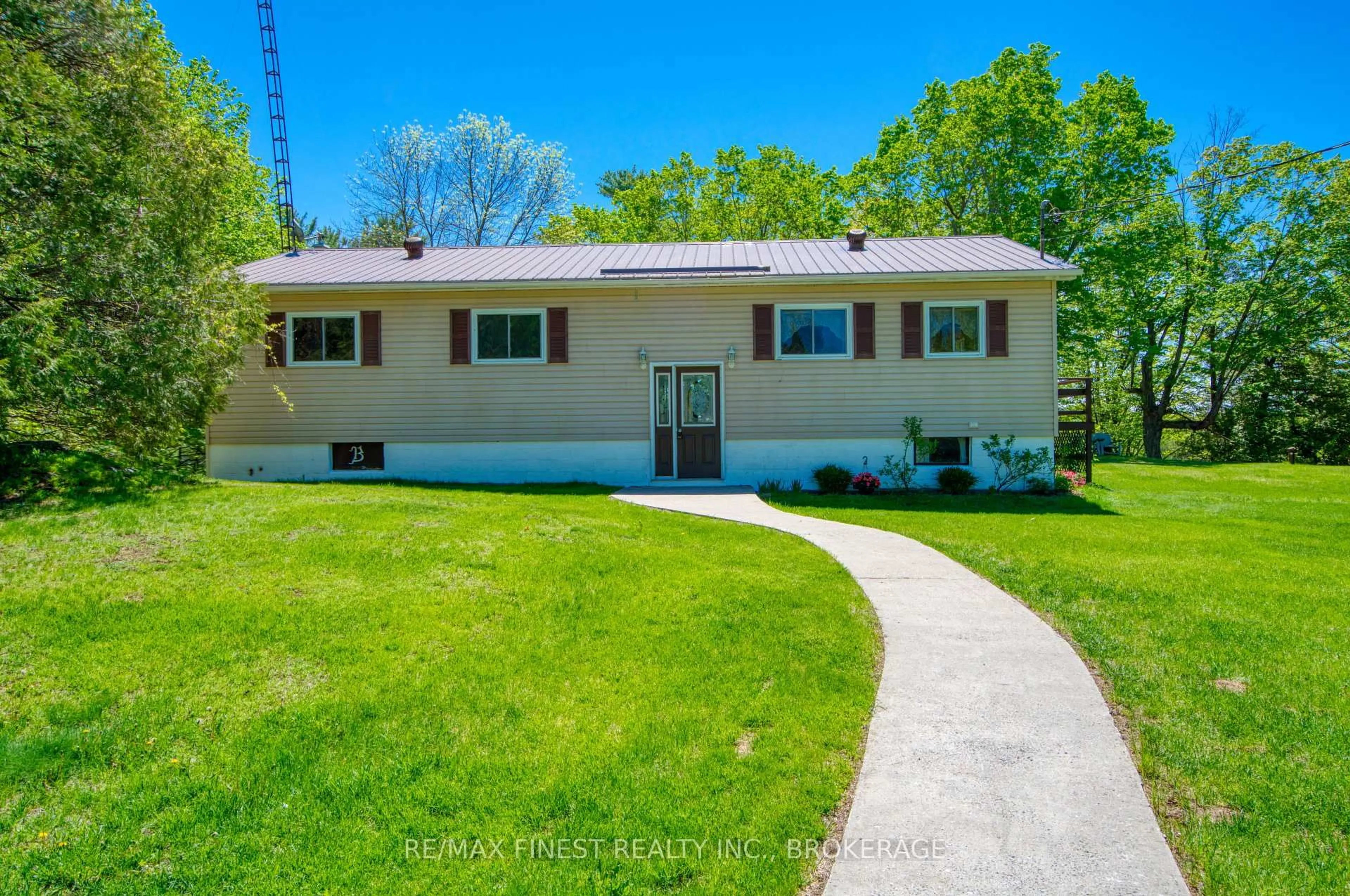 Home with vinyl exterior material, unknown for 1182 Clement Rd, Sharbot Lake Ontario K0H 2P0