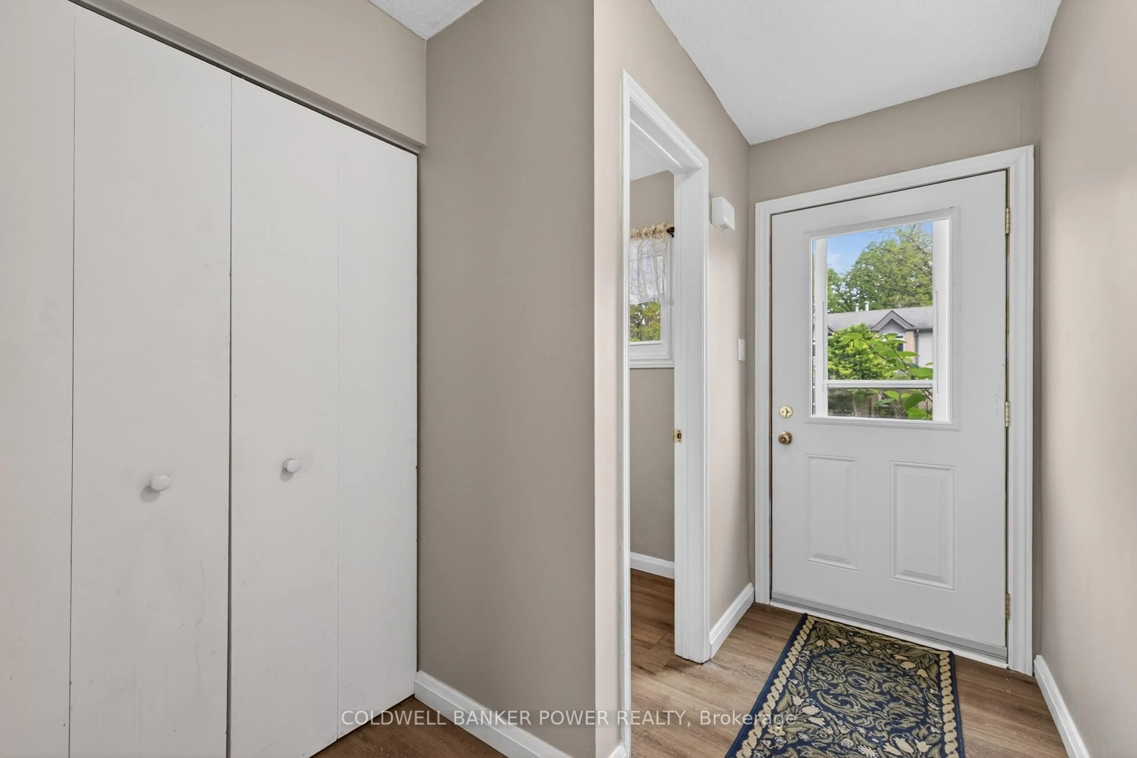 Indoor entryway for 1294 Byron Baseline Rd #7, London South Ontario N6K 4G8