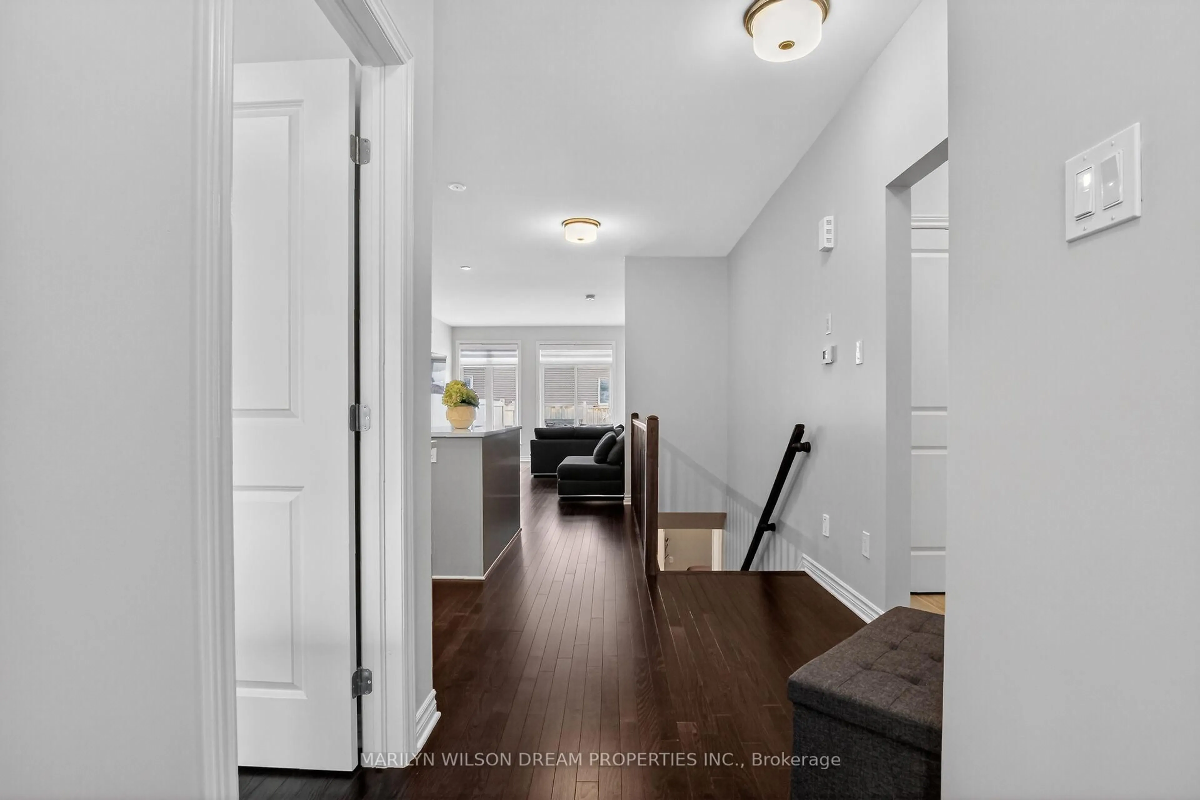 Indoor entryway for 203 Maygrass Way, Stittsville Ontario K2S 2K5