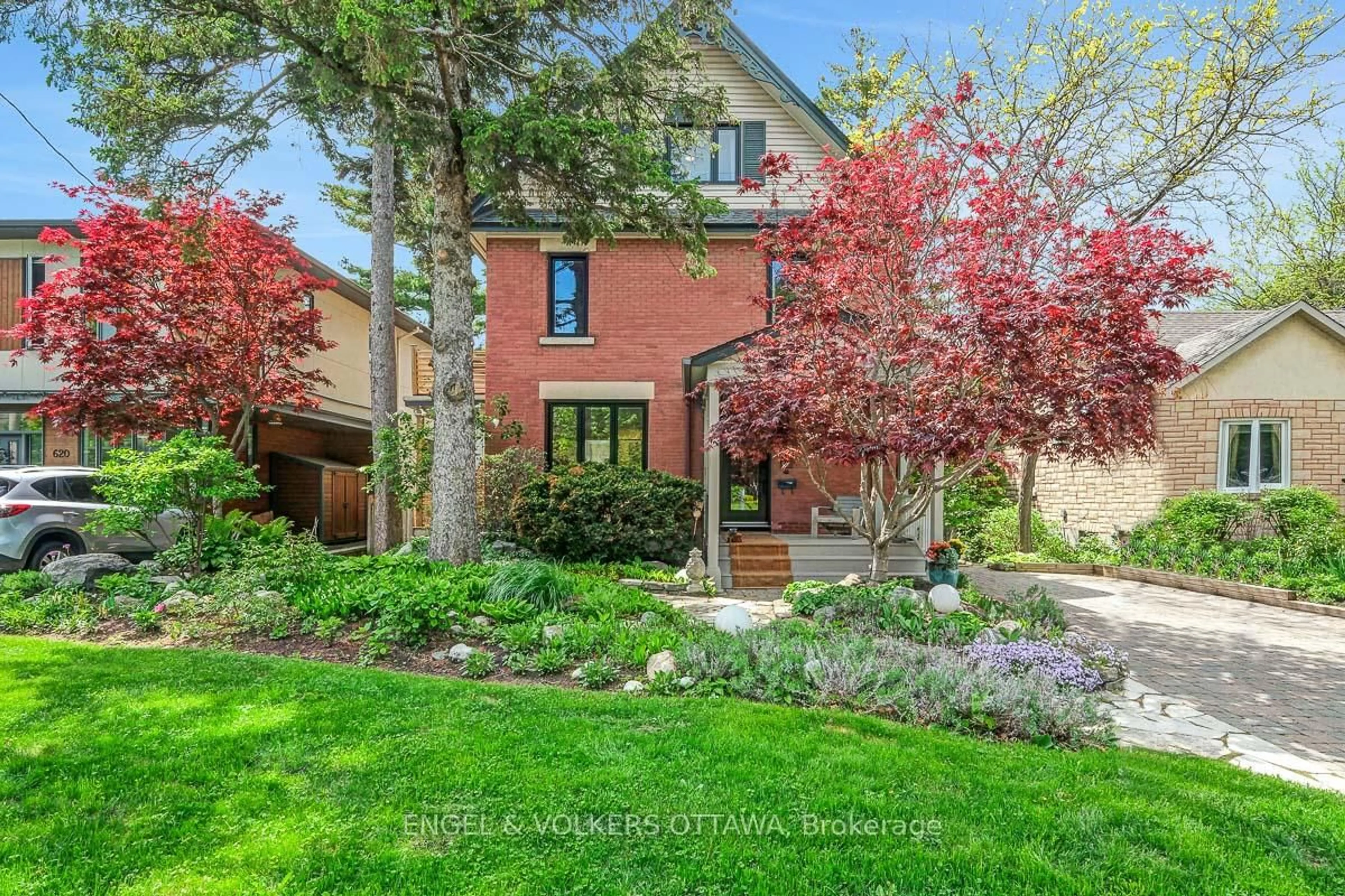 Home with brick exterior material, street for 618 Edison Ave, Ottawa Ontario K2A 1V7