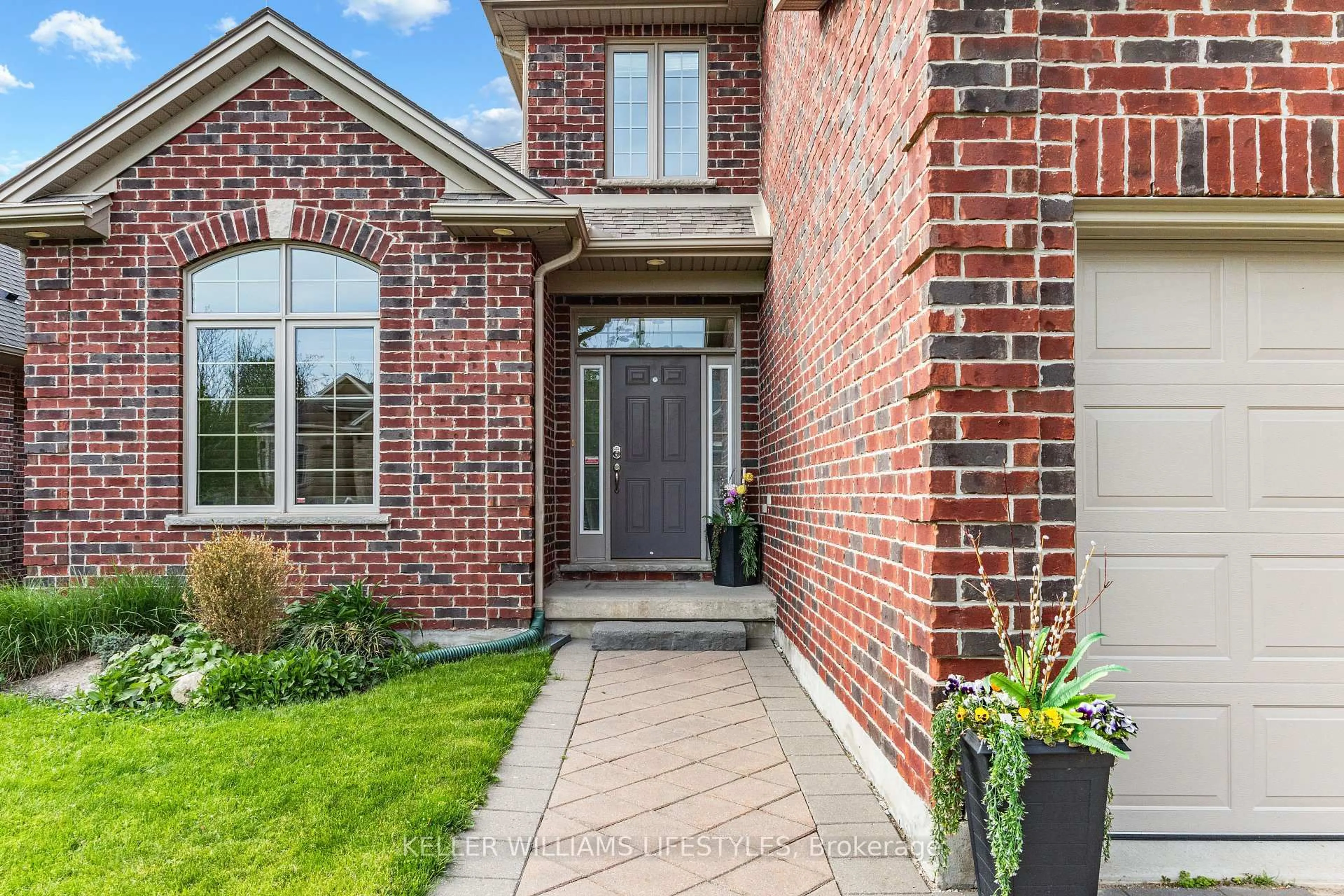Home with brick exterior material, street for 1238 THAMESRIDGE Cres, London South Ontario N6K 4Z6