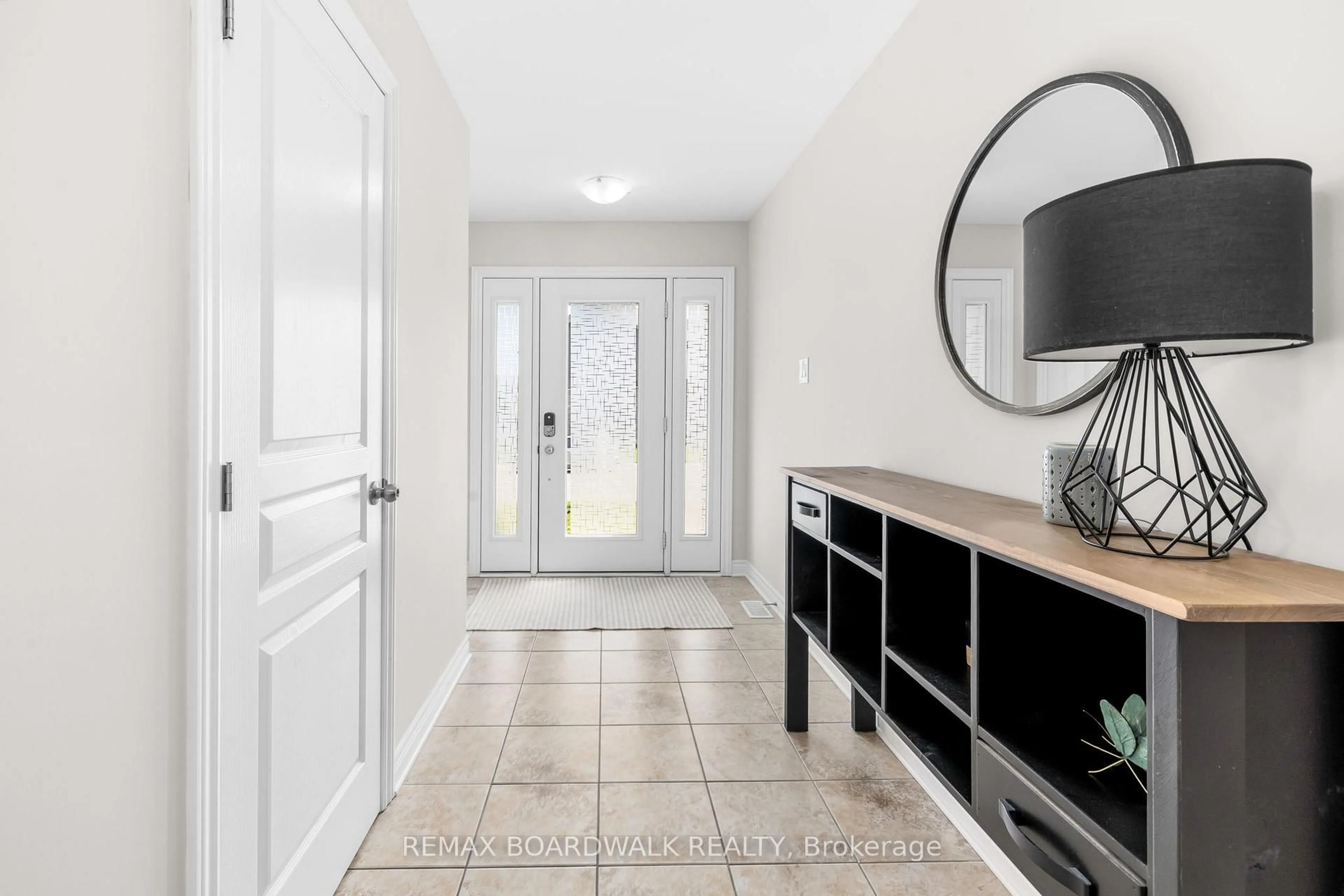 Indoor entryway for 10 Code Cres, Carleton Place Ontario K7C 0A4