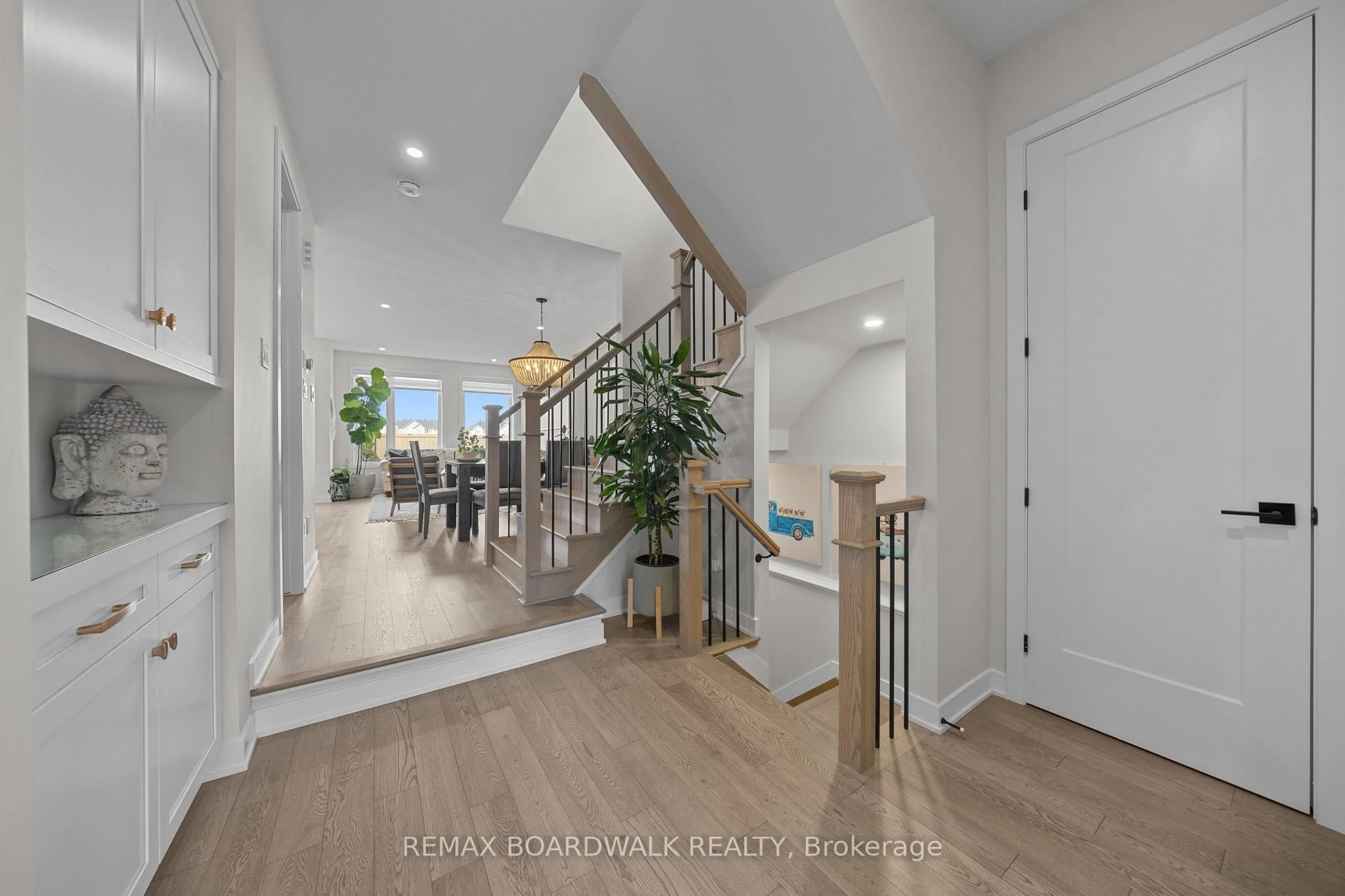 Indoor entryway for 332 Finial Way, Ottawa Ontario K2J 6V9