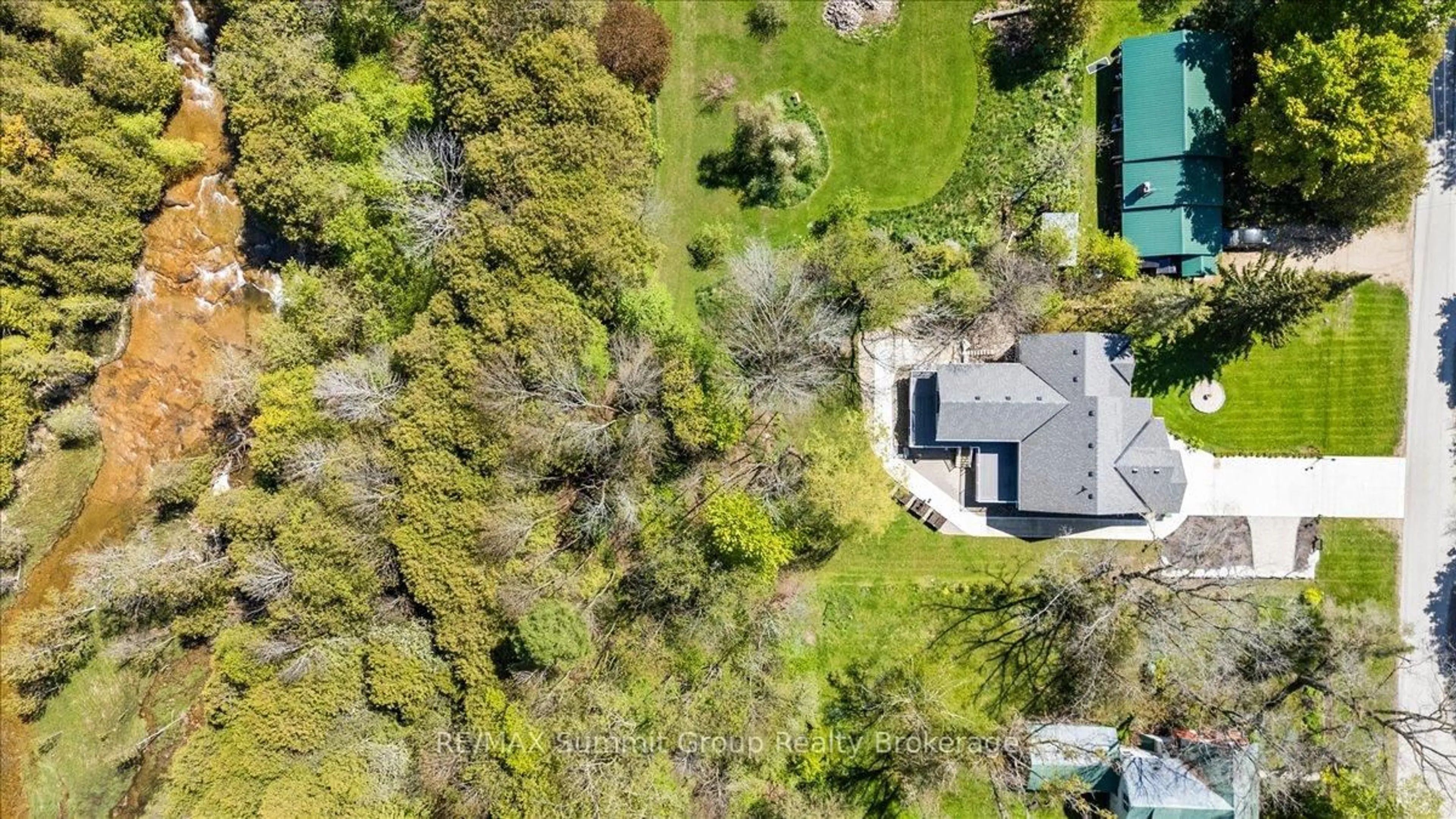 A pic from outside/outdoor area/front of a property/back of a property/a pic from drone, street for 187 Pellisier St, Grey Highlands Ontario N0C 1E0