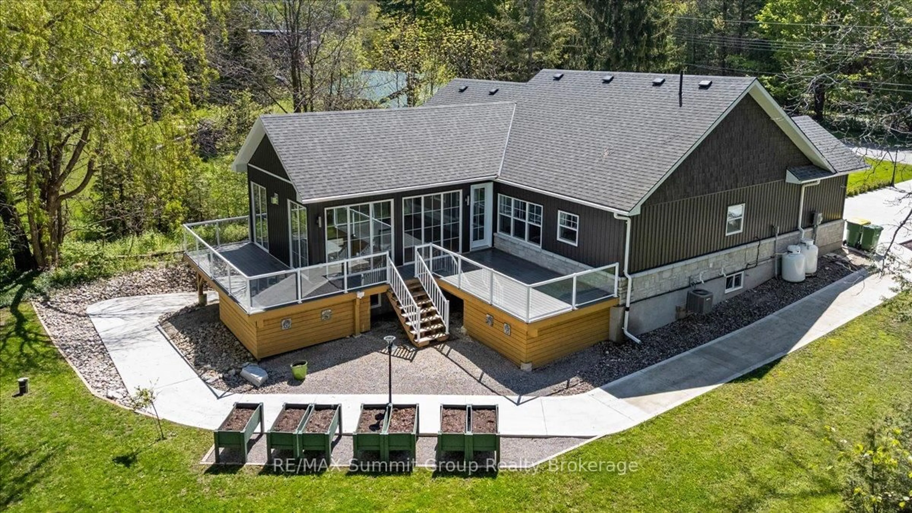 A pic from outside/outdoor area/front of a property/back of a property/a pic from drone, unknown for 187 Pellisier St, Grey Highlands Ontario N0C 1E0