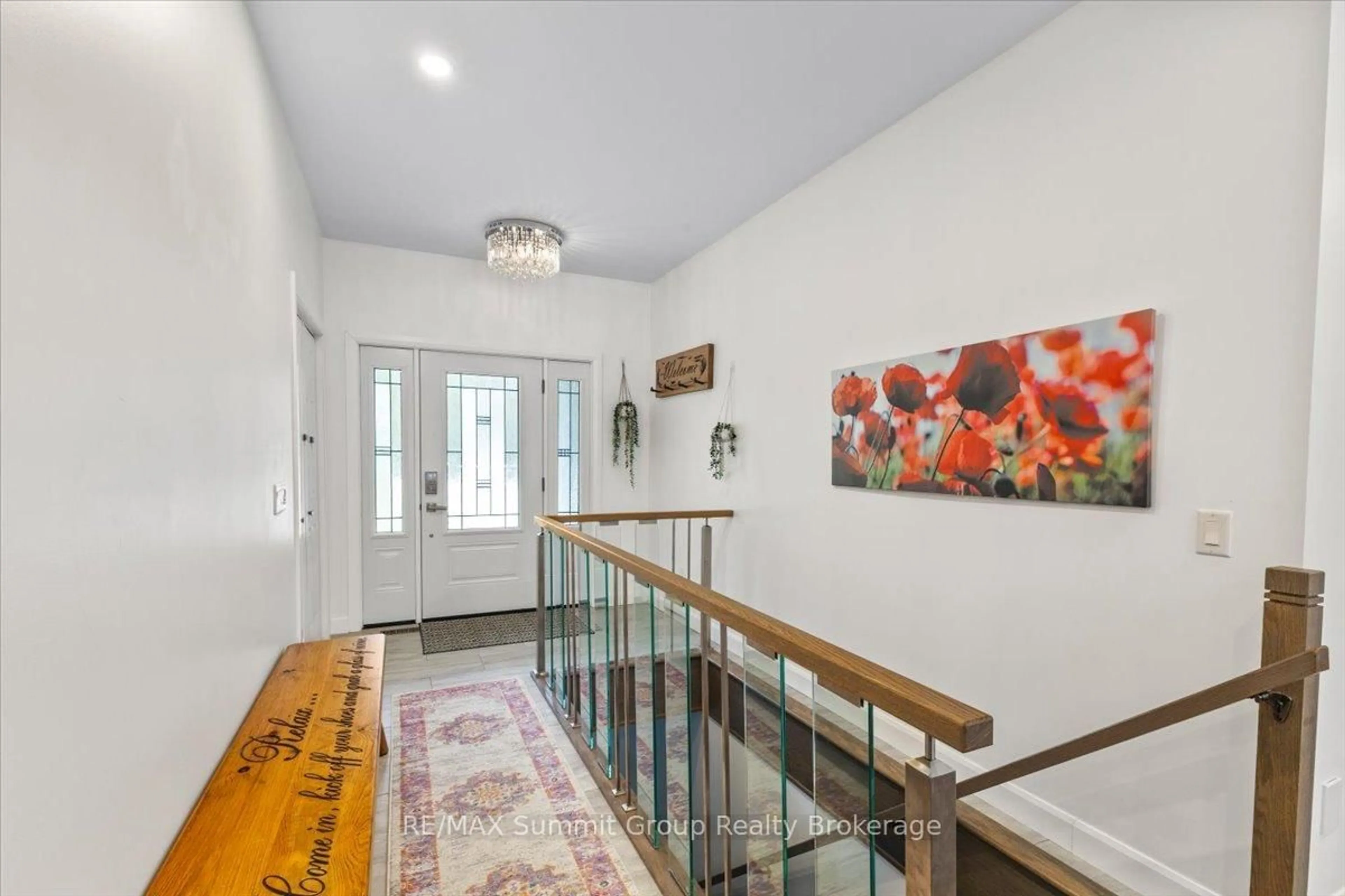 Indoor foyer for 187 Pellisier St, Grey Highlands Ontario N0C 1E0