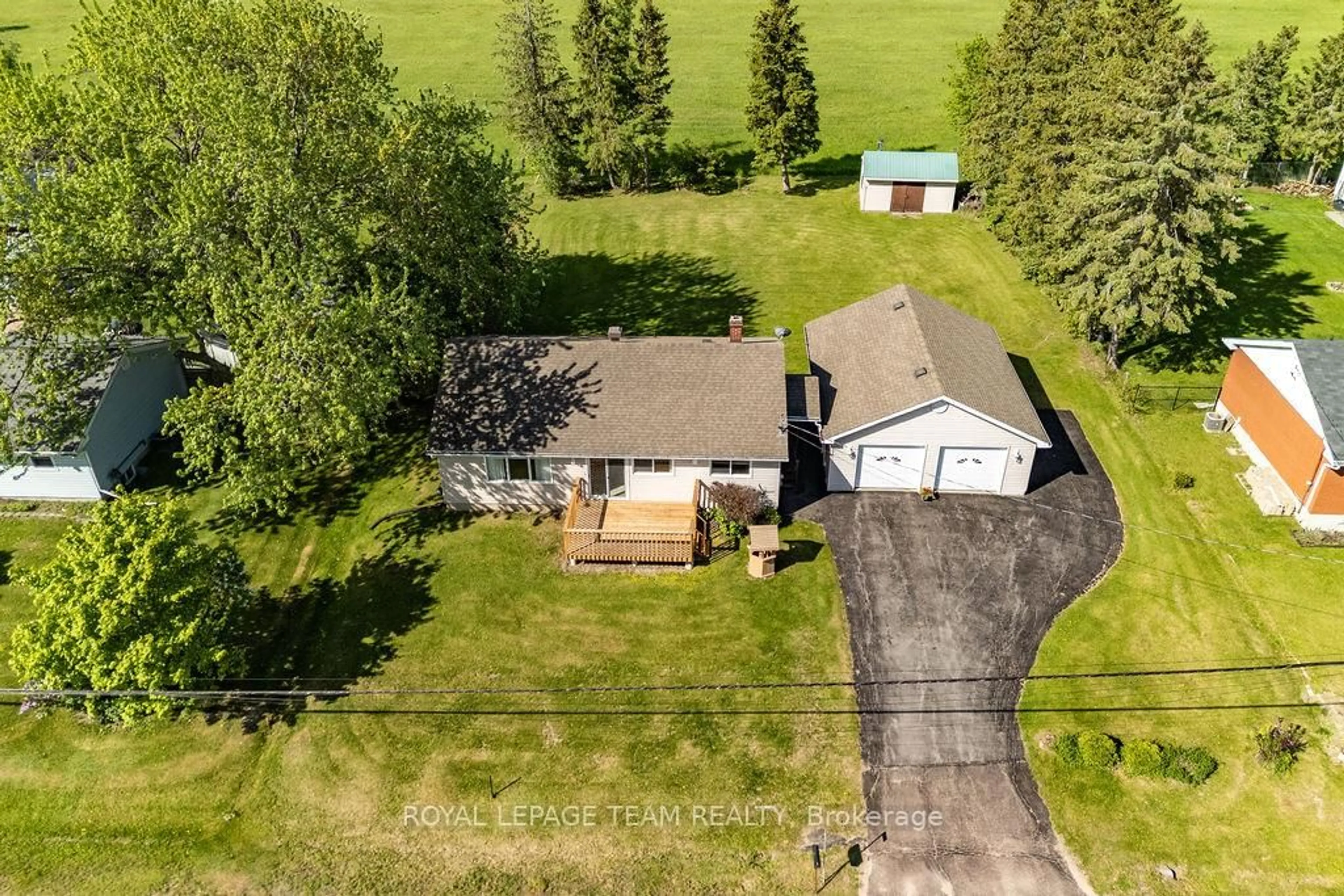 A pic from outside/outdoor area/front of a property/back of a property/a pic from drone, unknown for 111 Campbell Dr, Arnprior Ontario K7S 3G9
