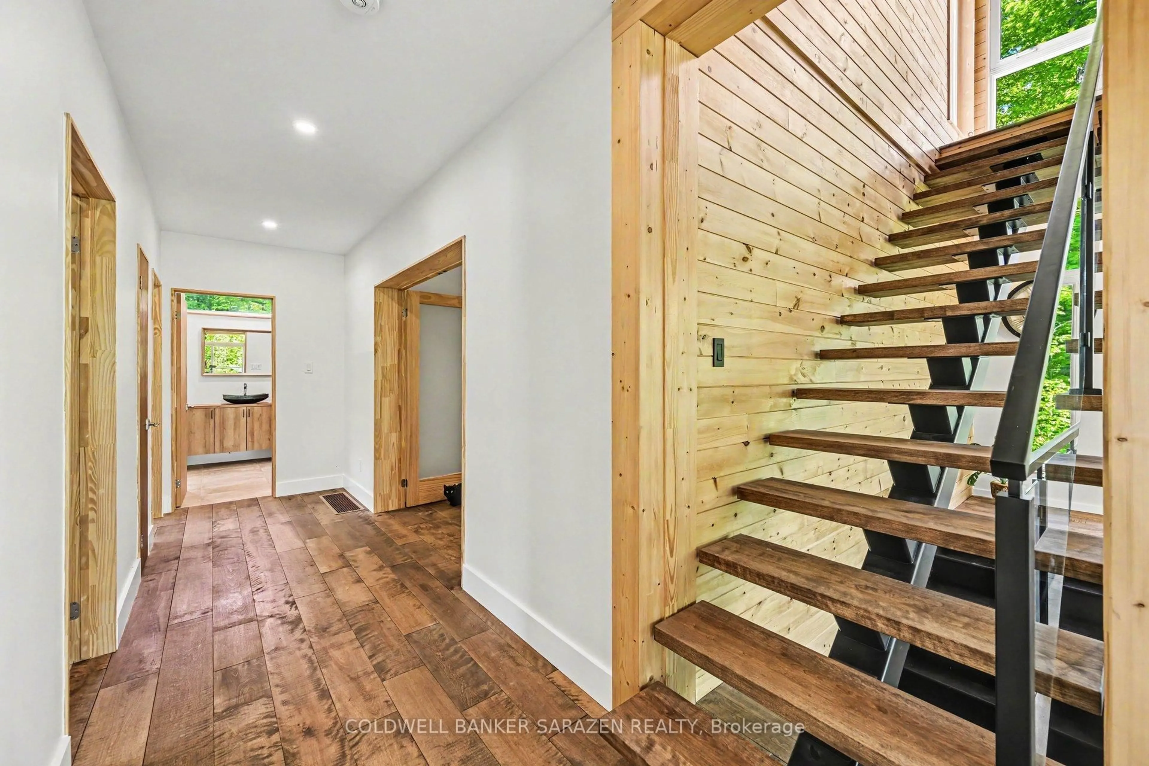 Indoor entryway for 205 Shady Maple Rd, Burnstown Ontario K0J 1G0