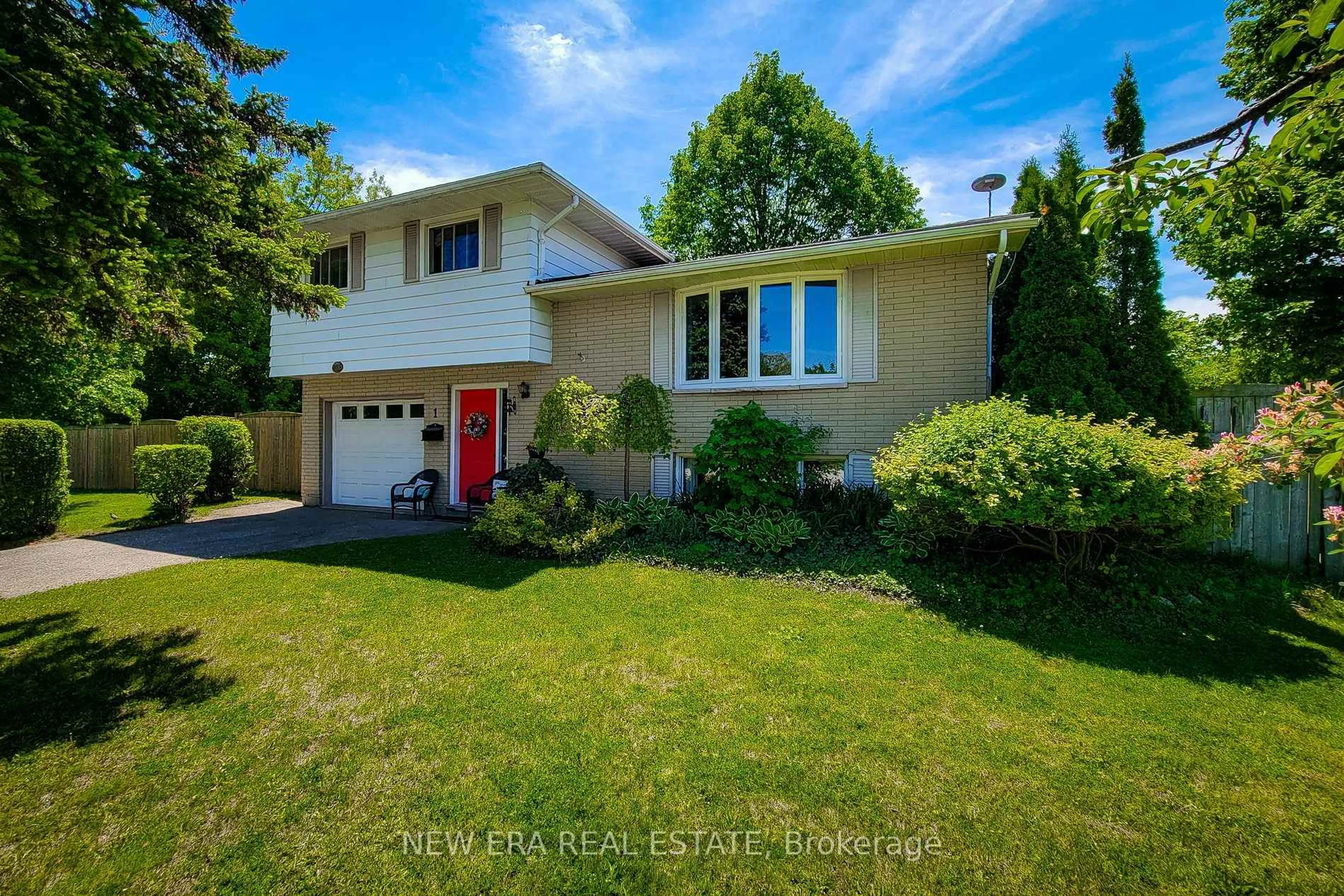 Unknown for 1 Greenwood Ave, Cambridge Ontario N1R 2Y2