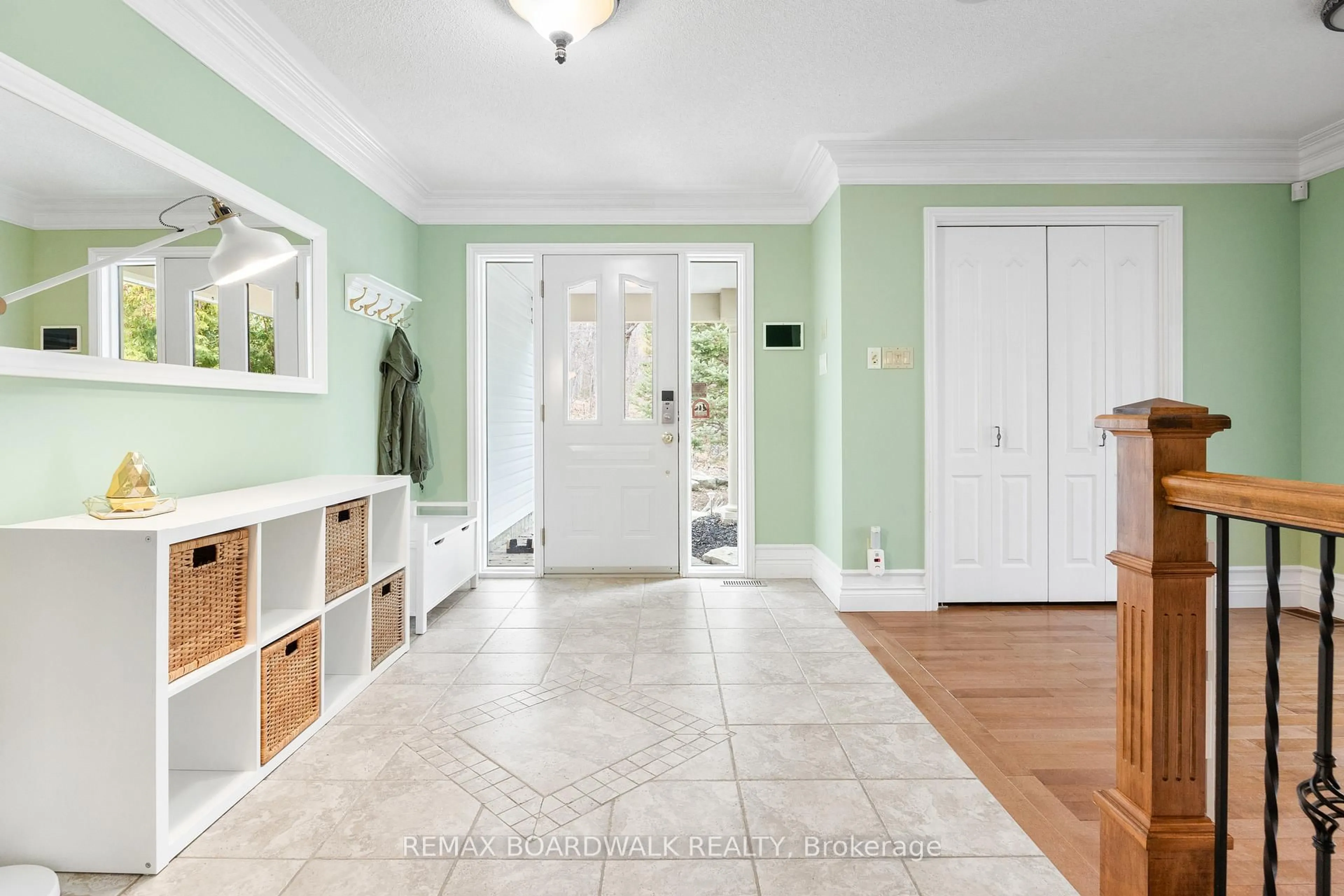 Indoor entryway for 101 Arthur Rd, Maberly Ontario K0H 2B0