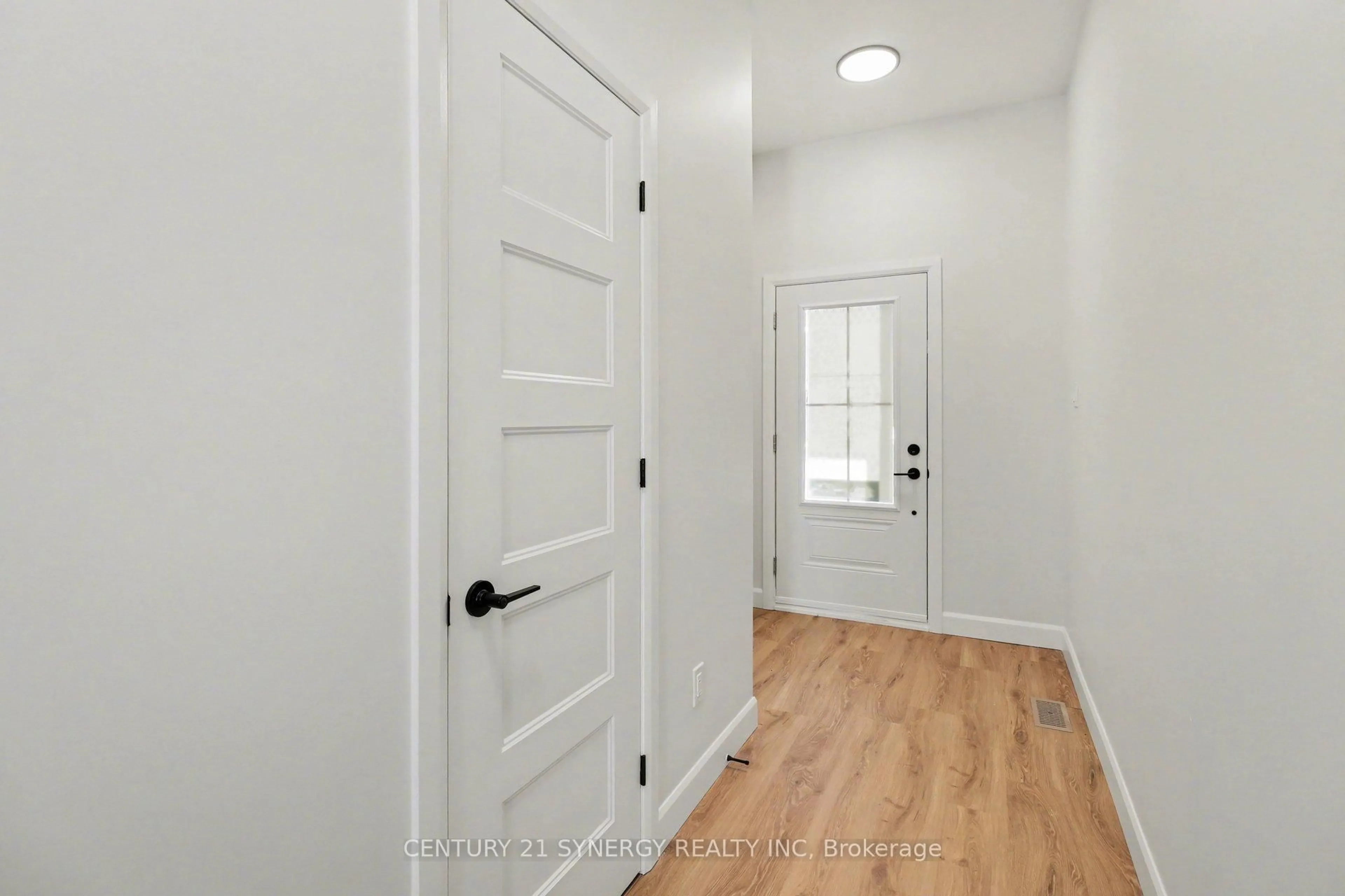 Indoor entryway for 38 Nicole St, North Stormont Ontario K0A 1R0