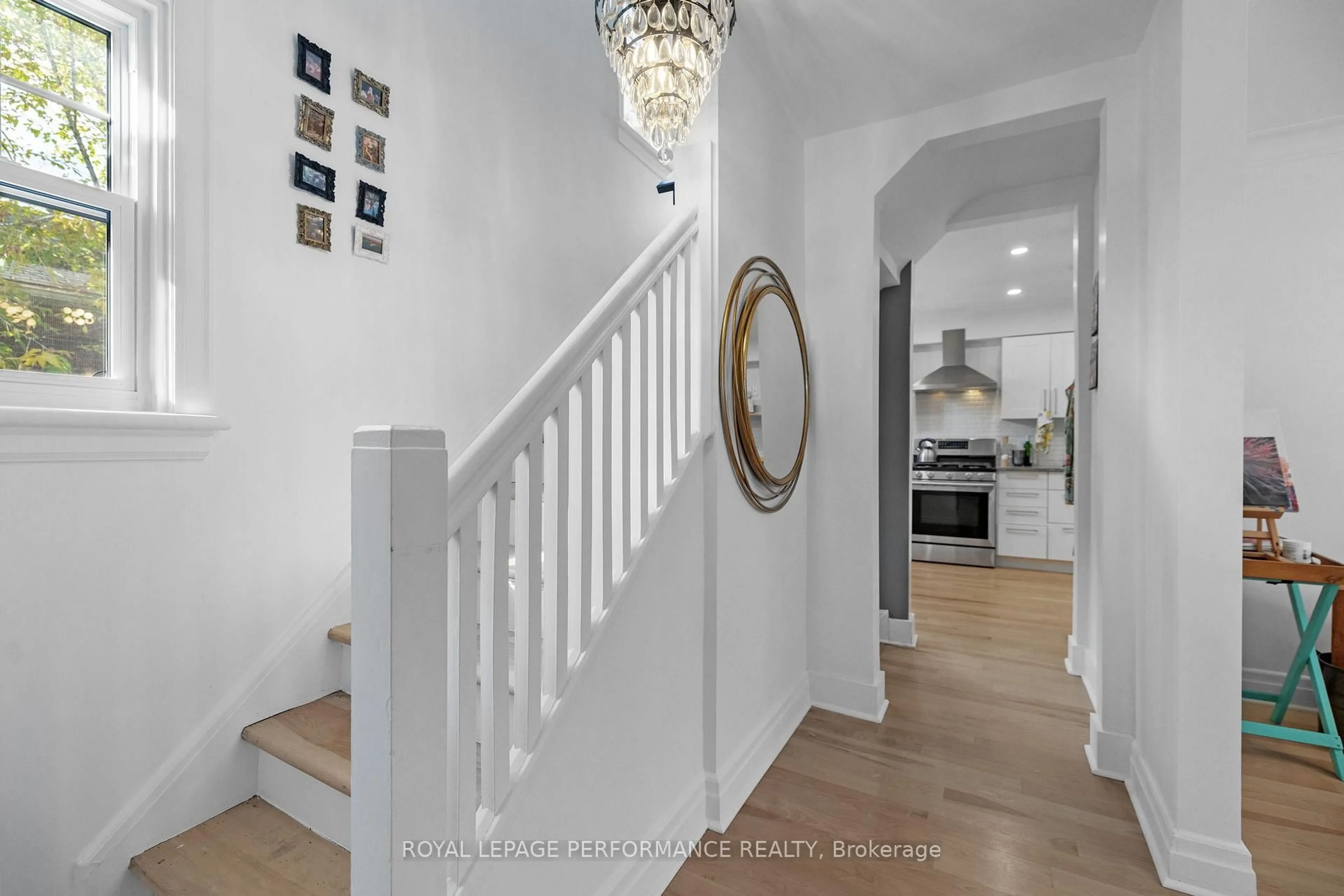 Stairs for 81 Ivy Cres, Ottawa Ontario K1M 1Y1