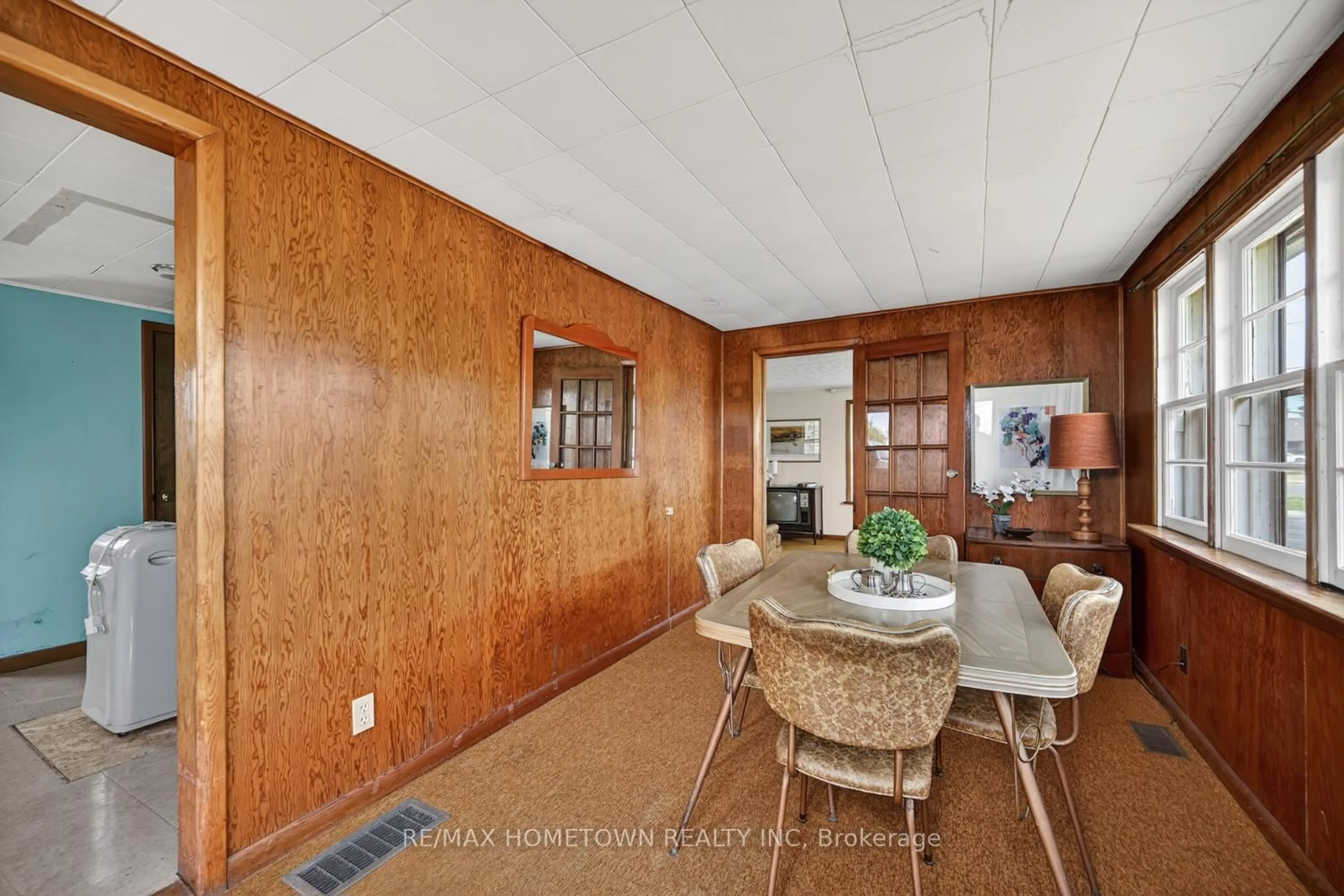Dining room, unknown for 40 Centre St, Brockville Ontario K6V 5S5