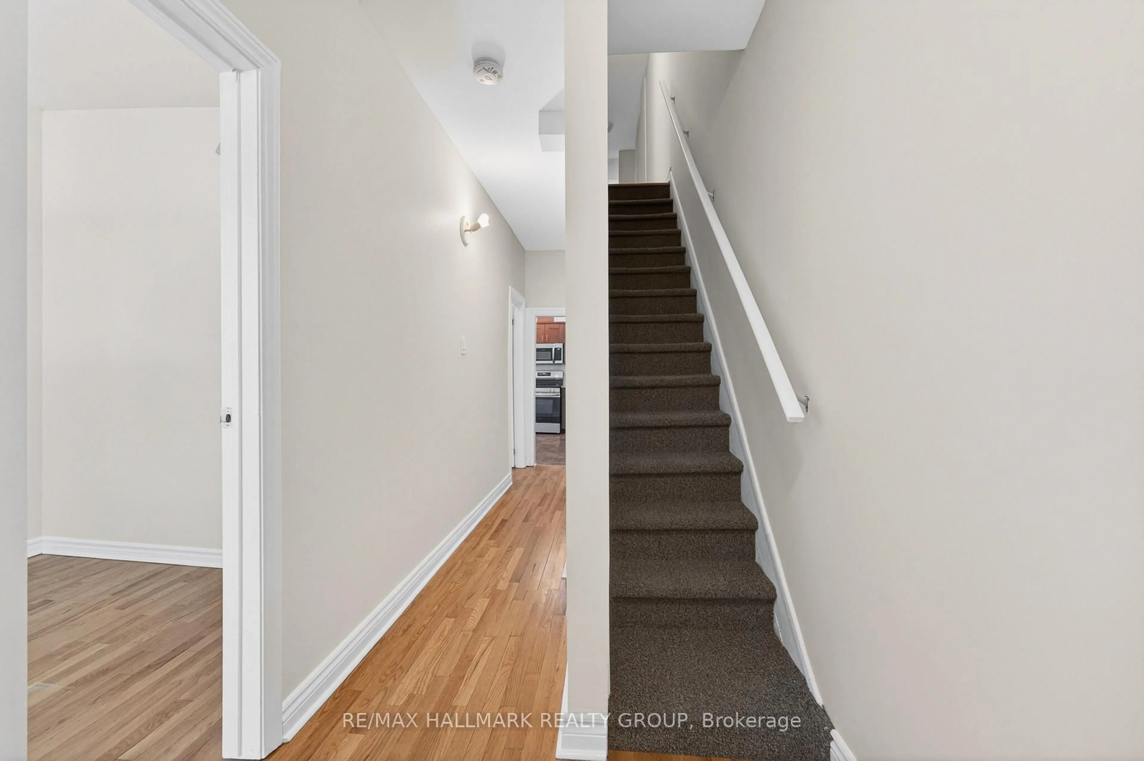 Unknown for 212 Arlington Ave, Ottawa Ontario K1R 5S9