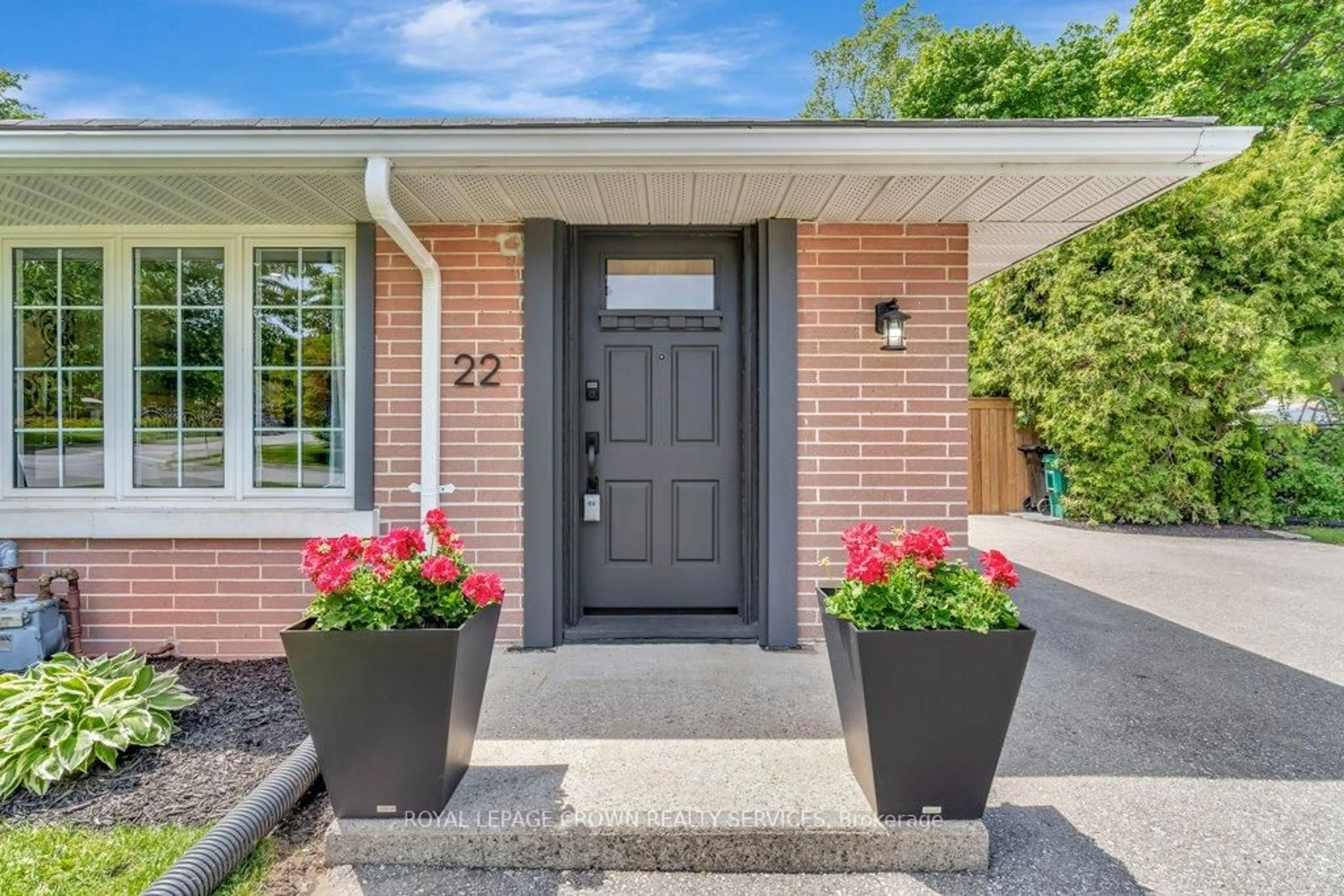 Unknown for 22 Dale Ave, Cambridge Ontario N1S 3M6