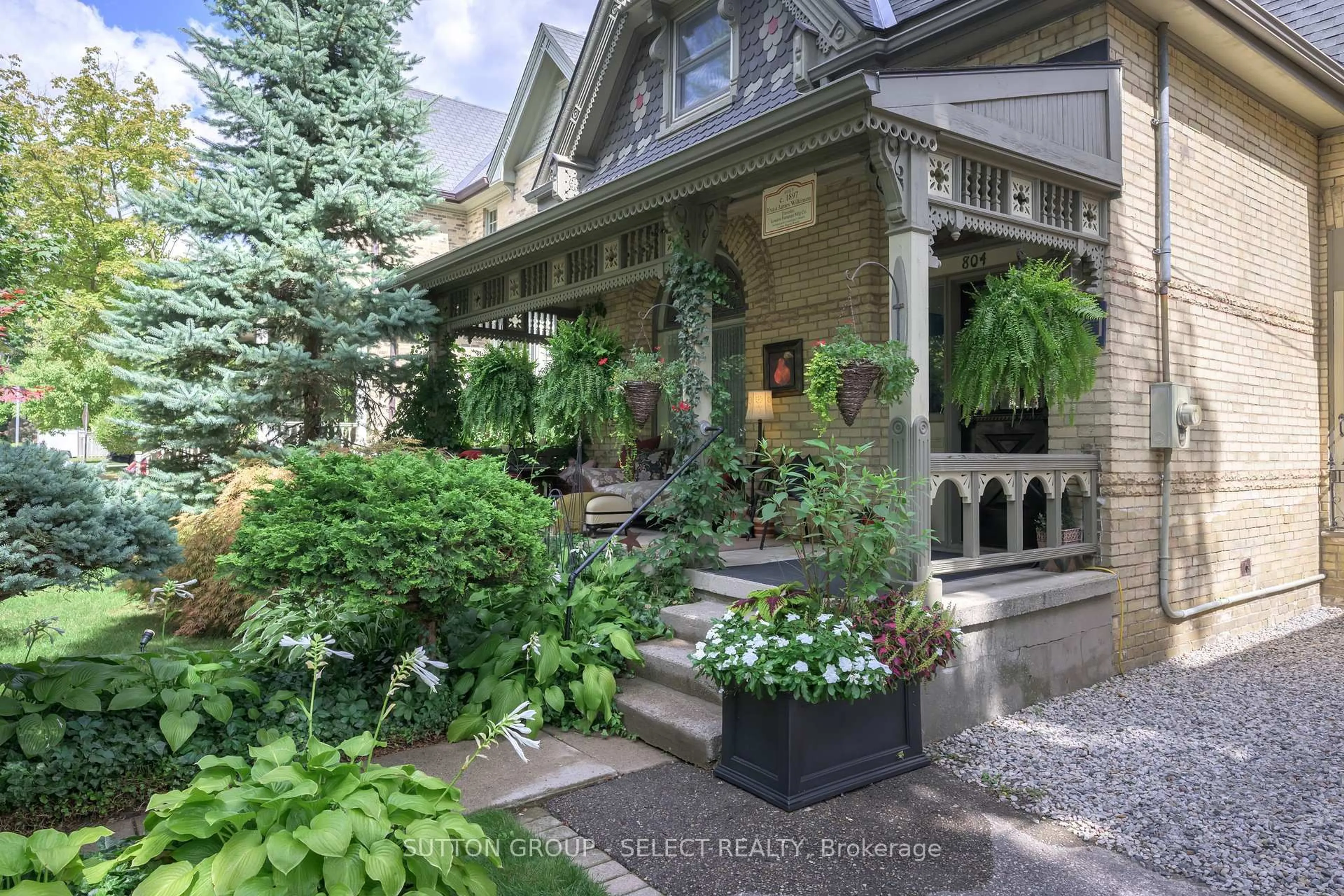 Unknown for 804 Maitland St, London East Ontario N5Y 2W5
