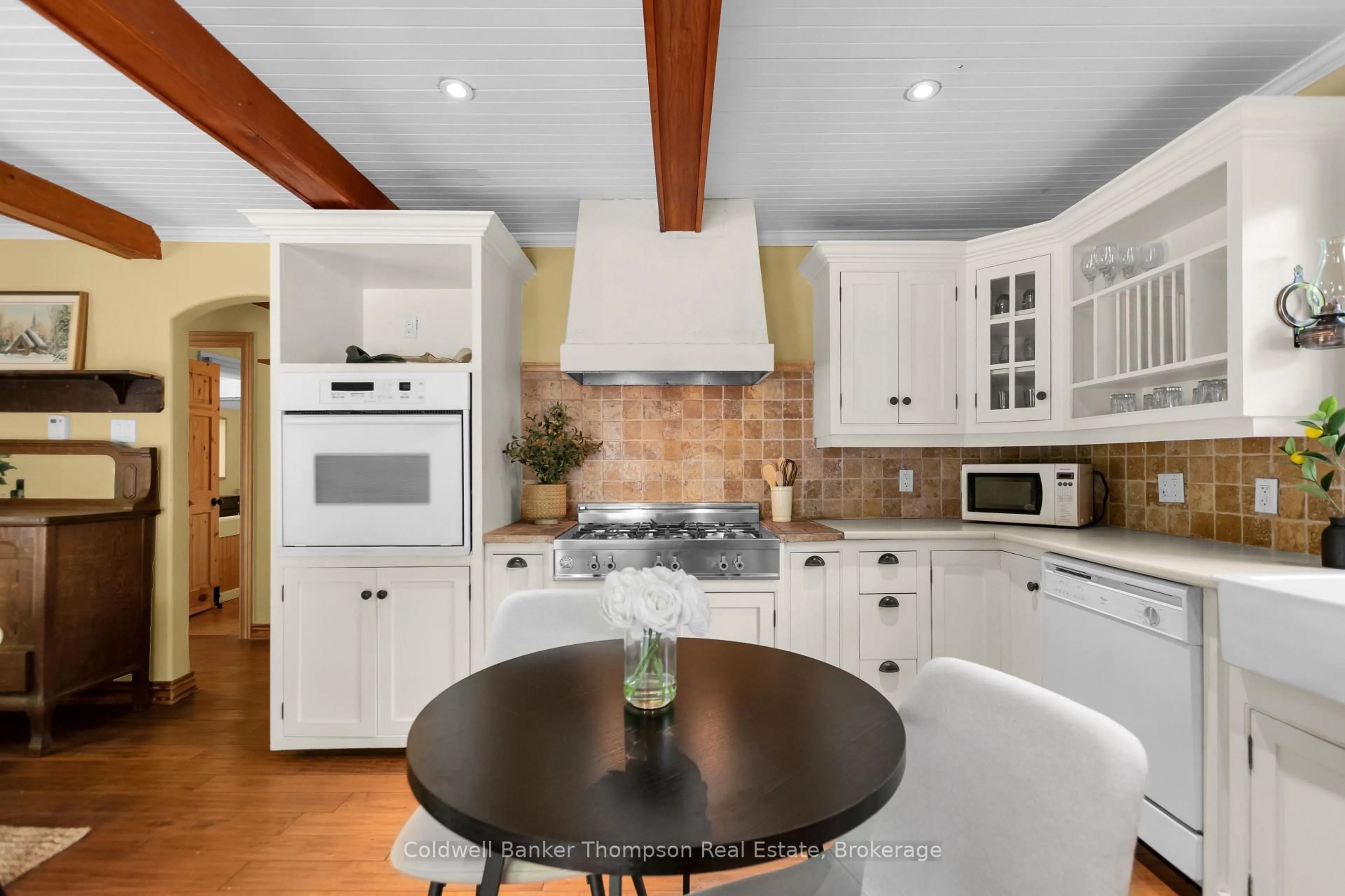 Open concept kitchen, ceramic/tile floor for 50 & 100 Tower Rd, Huntsville Ontario P1H 2J2