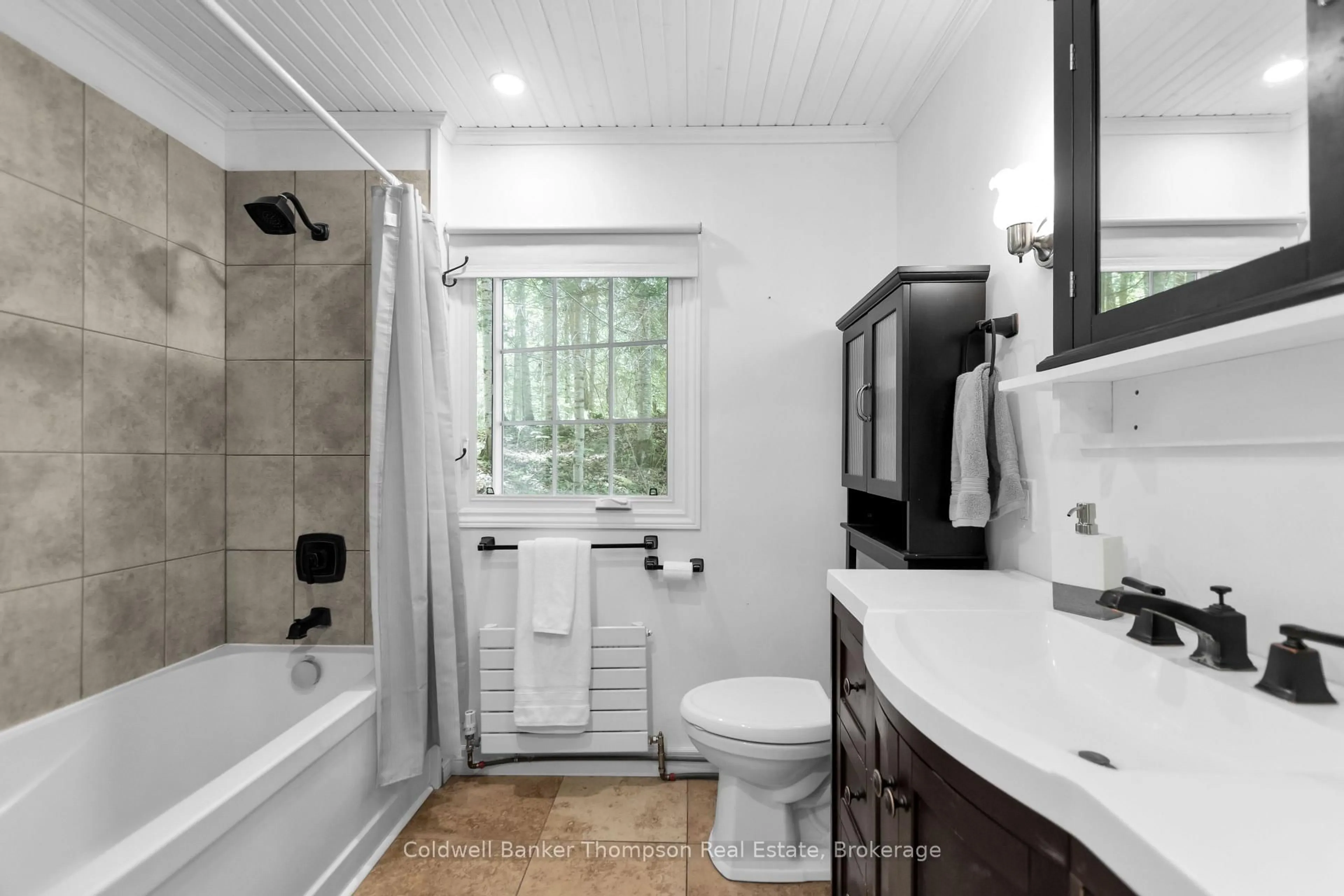 Standard bathroom, ceramic/tile floor for 50 & 100 Tower Rd, Huntsville Ontario P1H 2J2