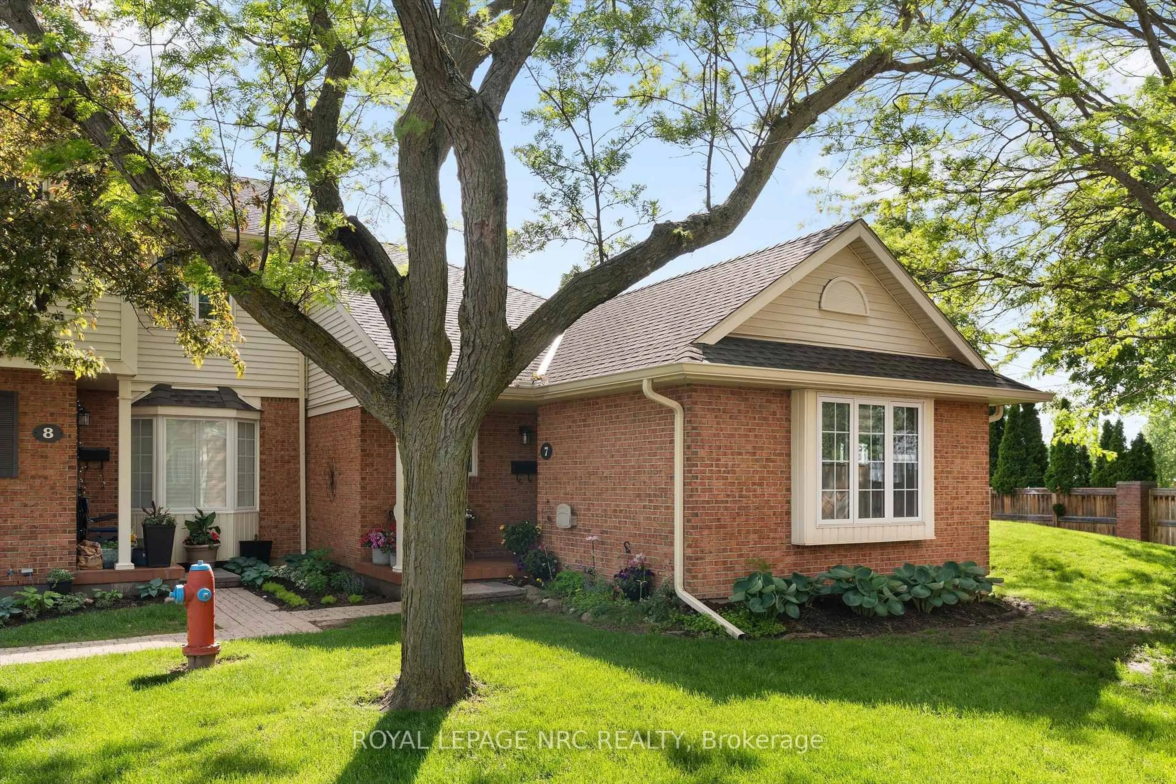 Home with brick exterior material, street for 275 Pelham Rd #7, St. Catharines Ontario L2S 3B9