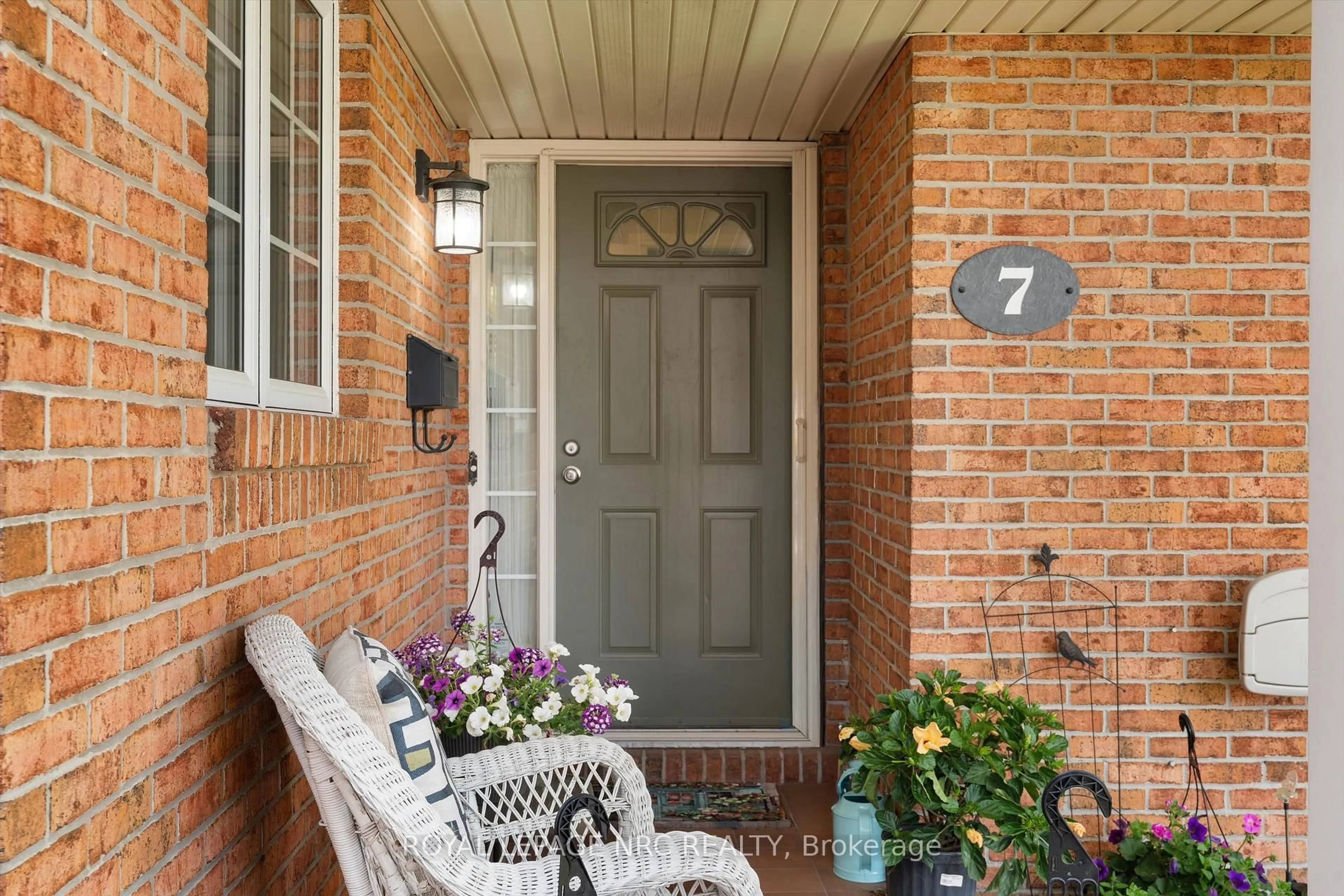Home with brick exterior material, street for 275 Pelham Rd #7, St. Catharines Ontario L2S 3B9