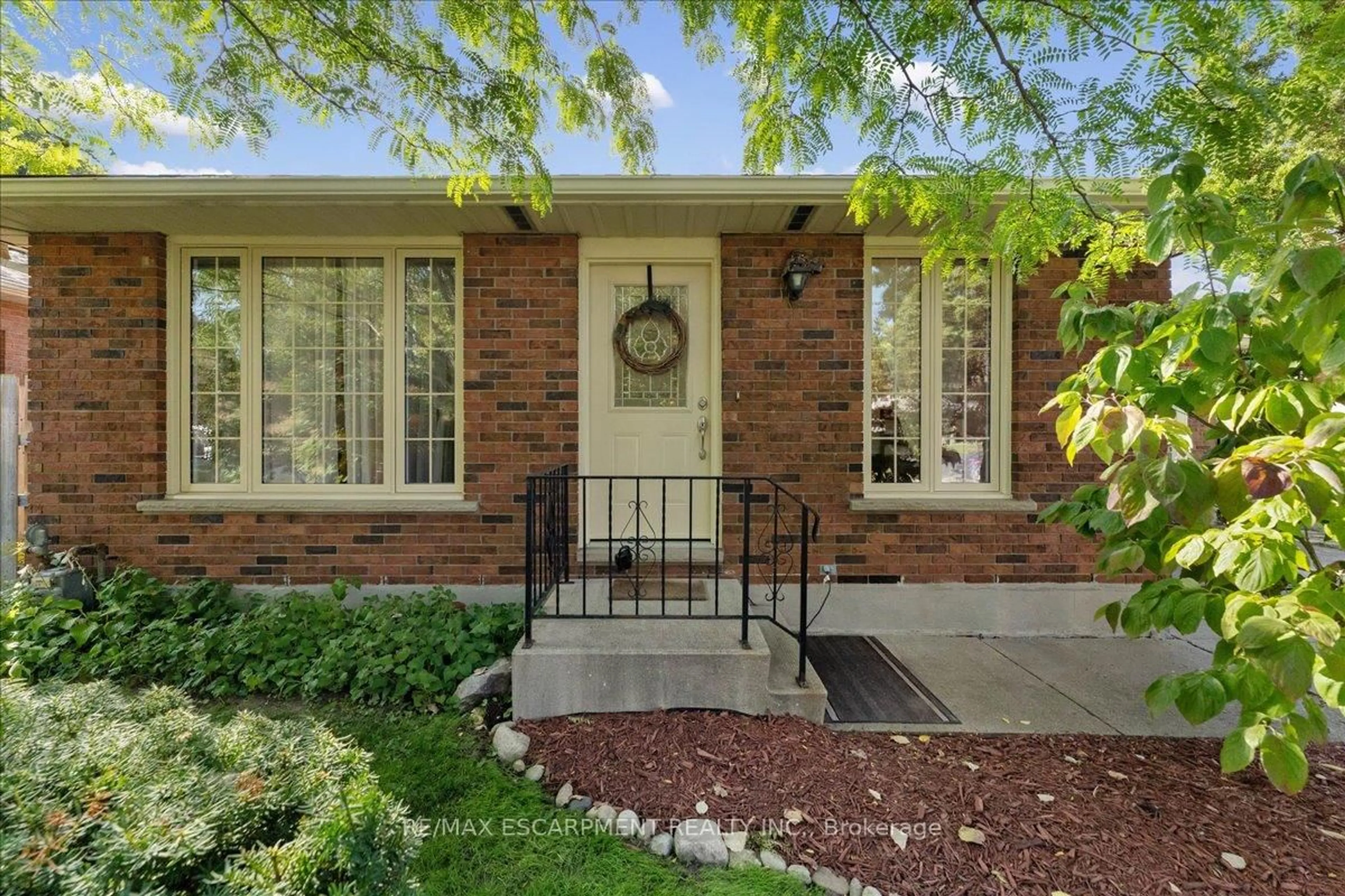 Home with brick exterior material, street for 32 Donly Dr, Norfolk Ontario N3Y 4Z8
