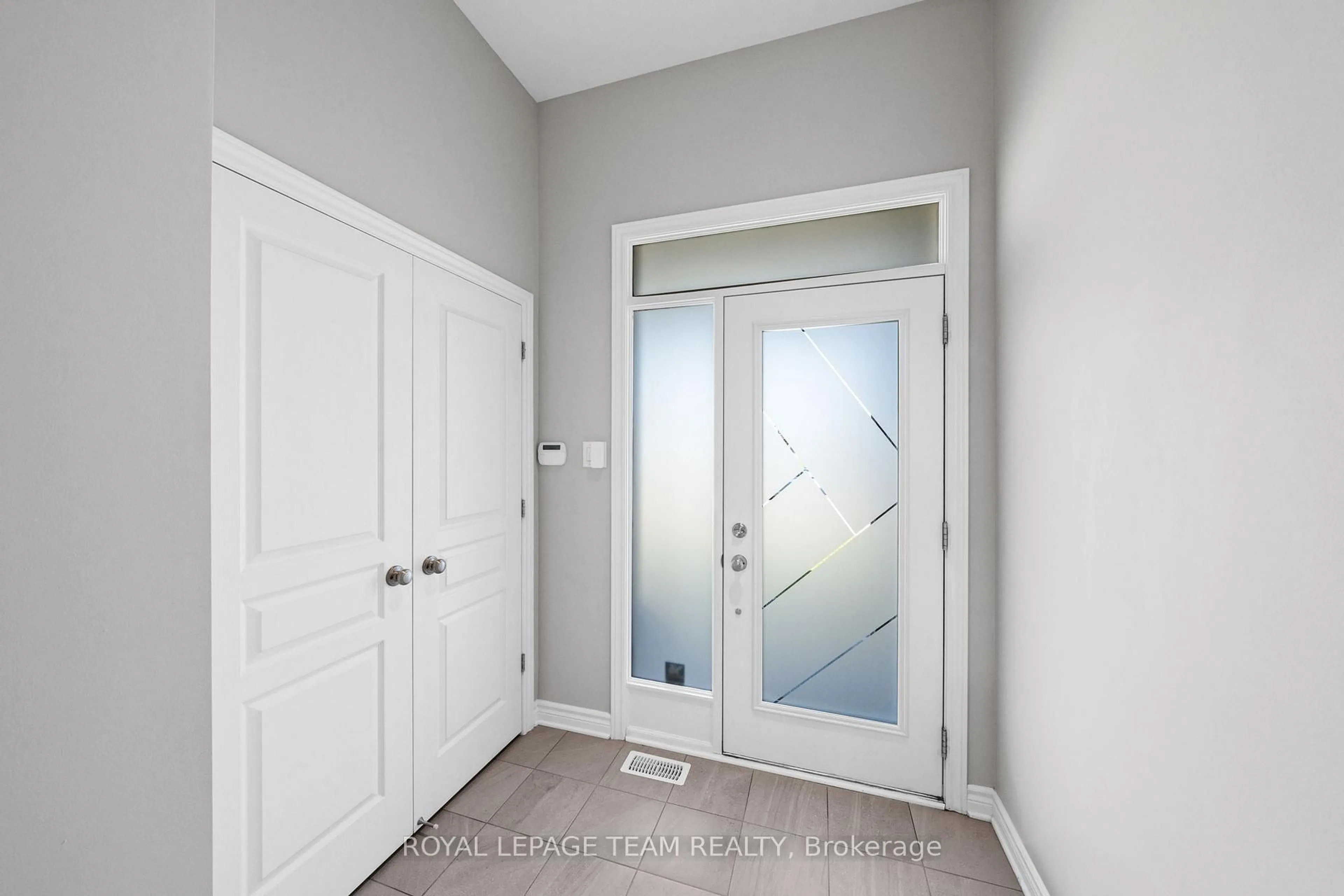 Indoor entryway for 49 Plank St, Ottawa Ontario K2V 0M4