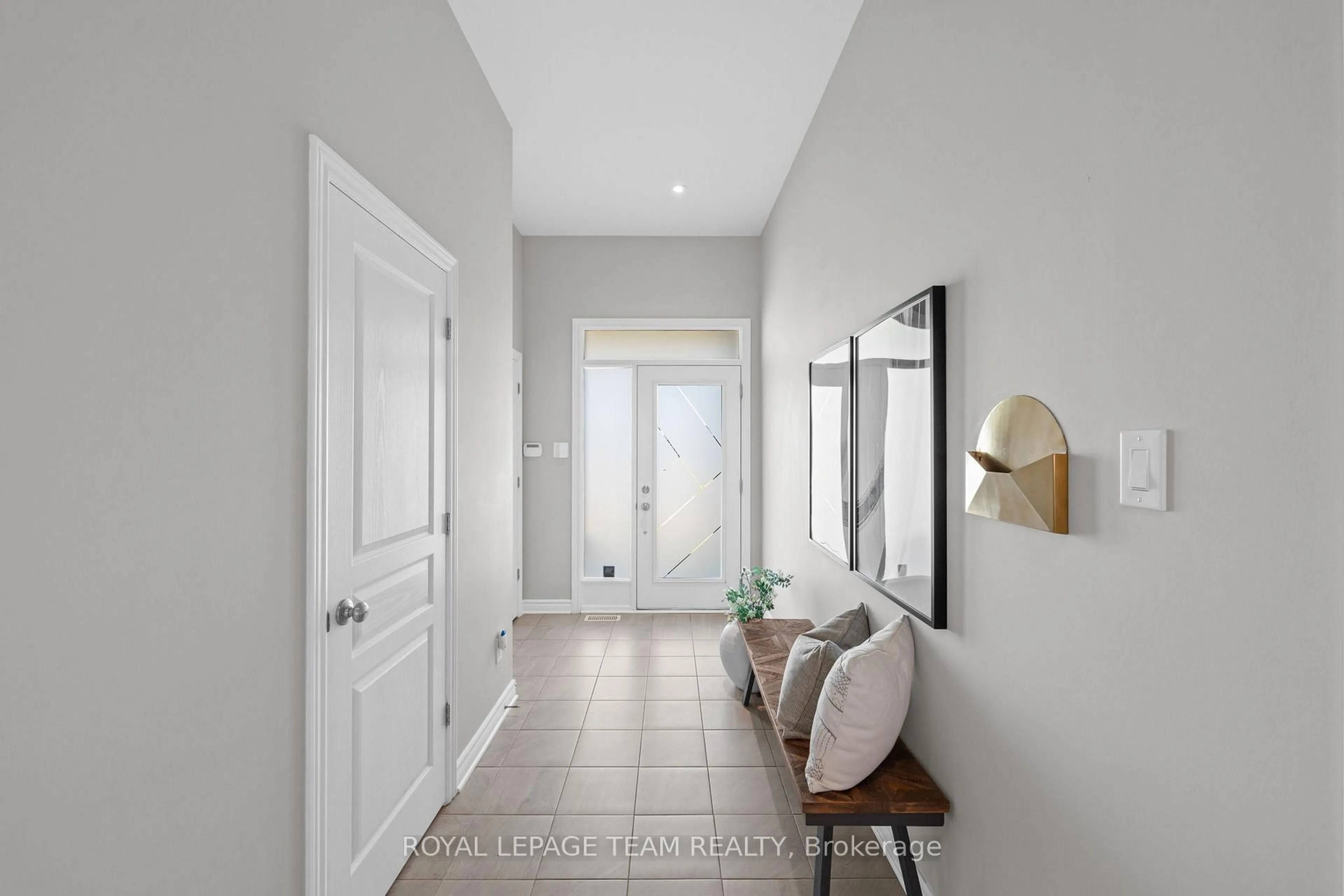Indoor entryway for 49 Plank St, Ottawa Ontario K2V 0M4