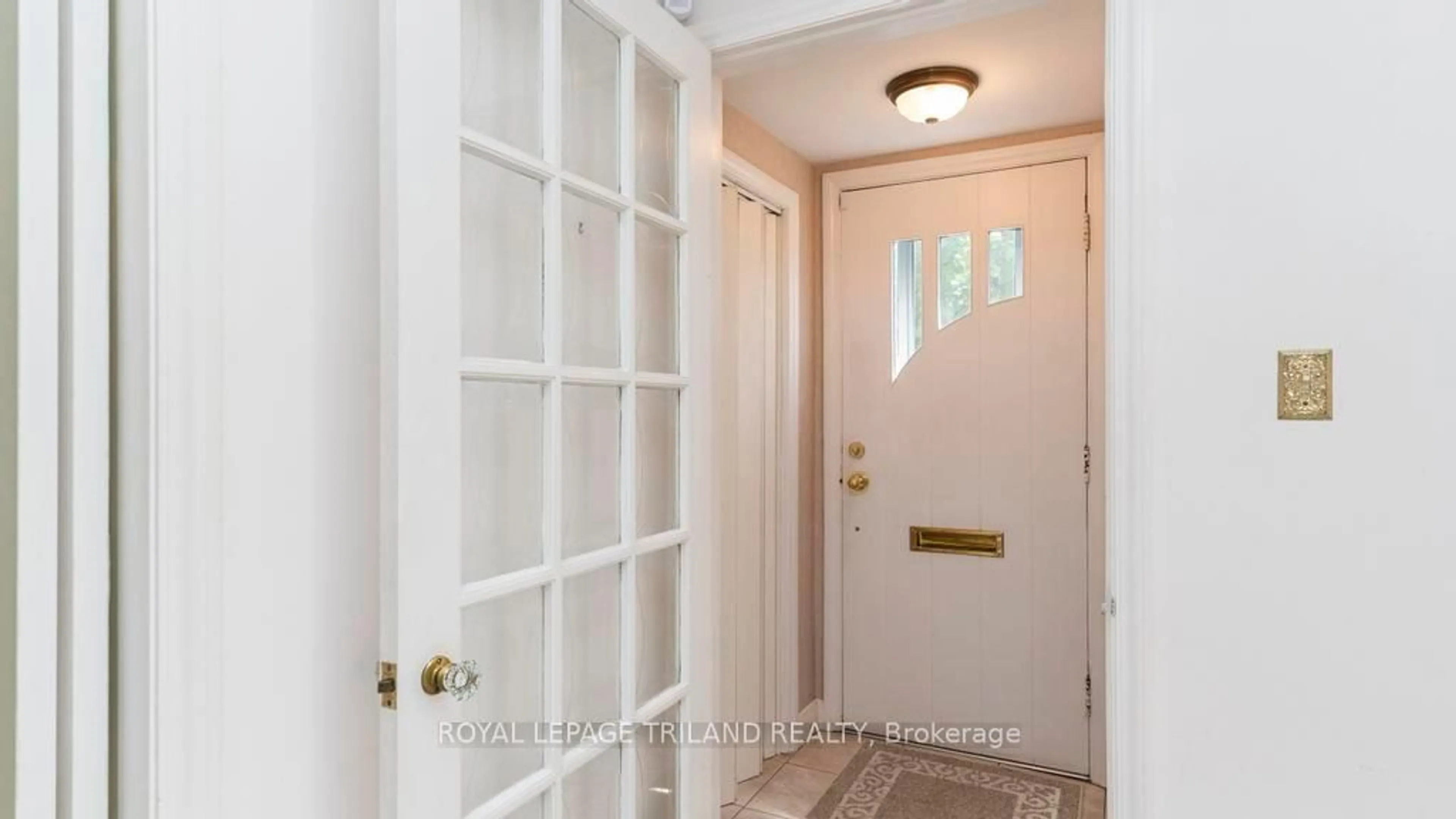 Indoor entryway for 16 Pritchard Pl, London East Ontario N5W 2J2