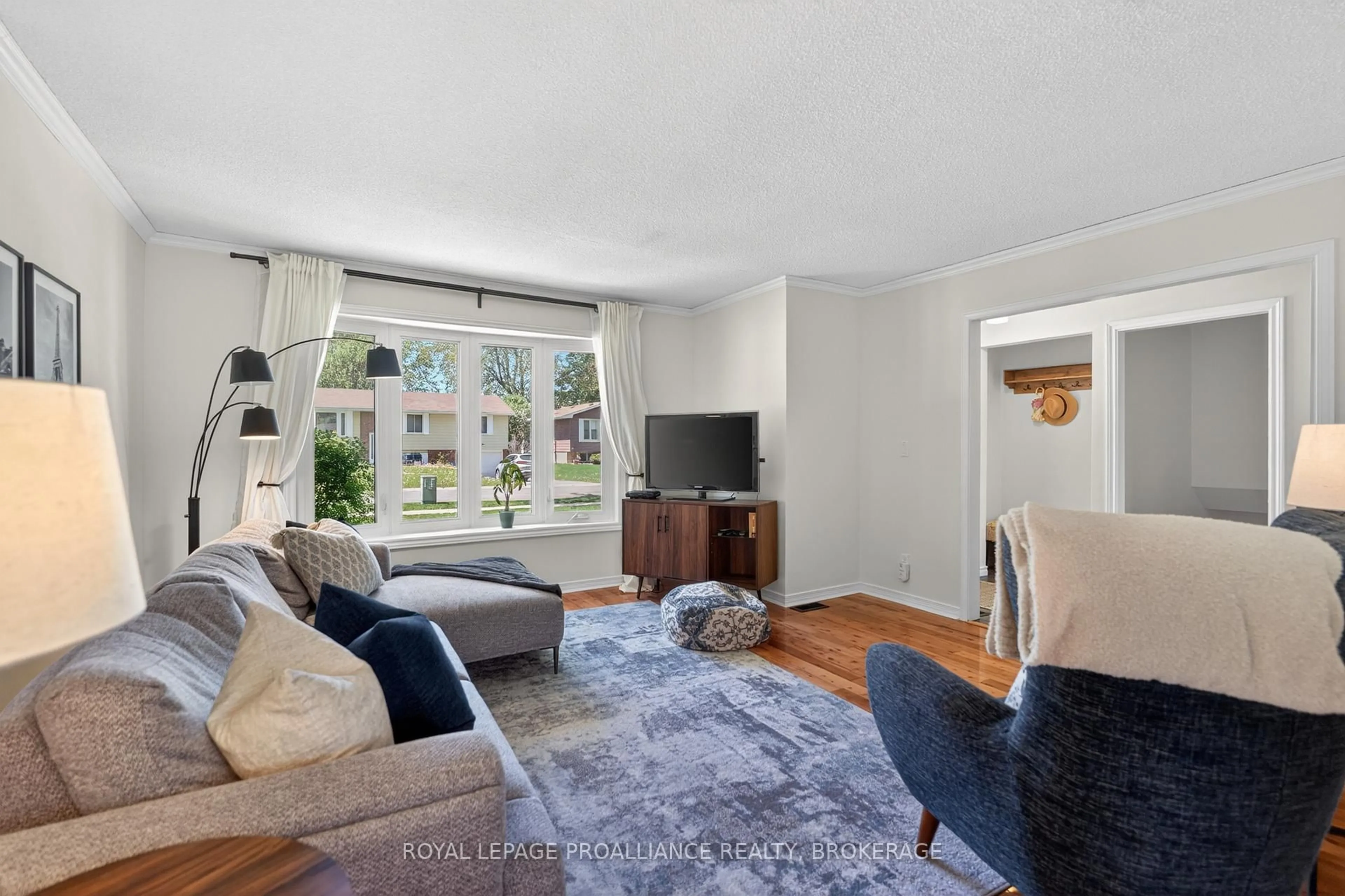 Living room with furniture, unknown for 800 Allum Ave, Kingston Ontario K7M 7A1