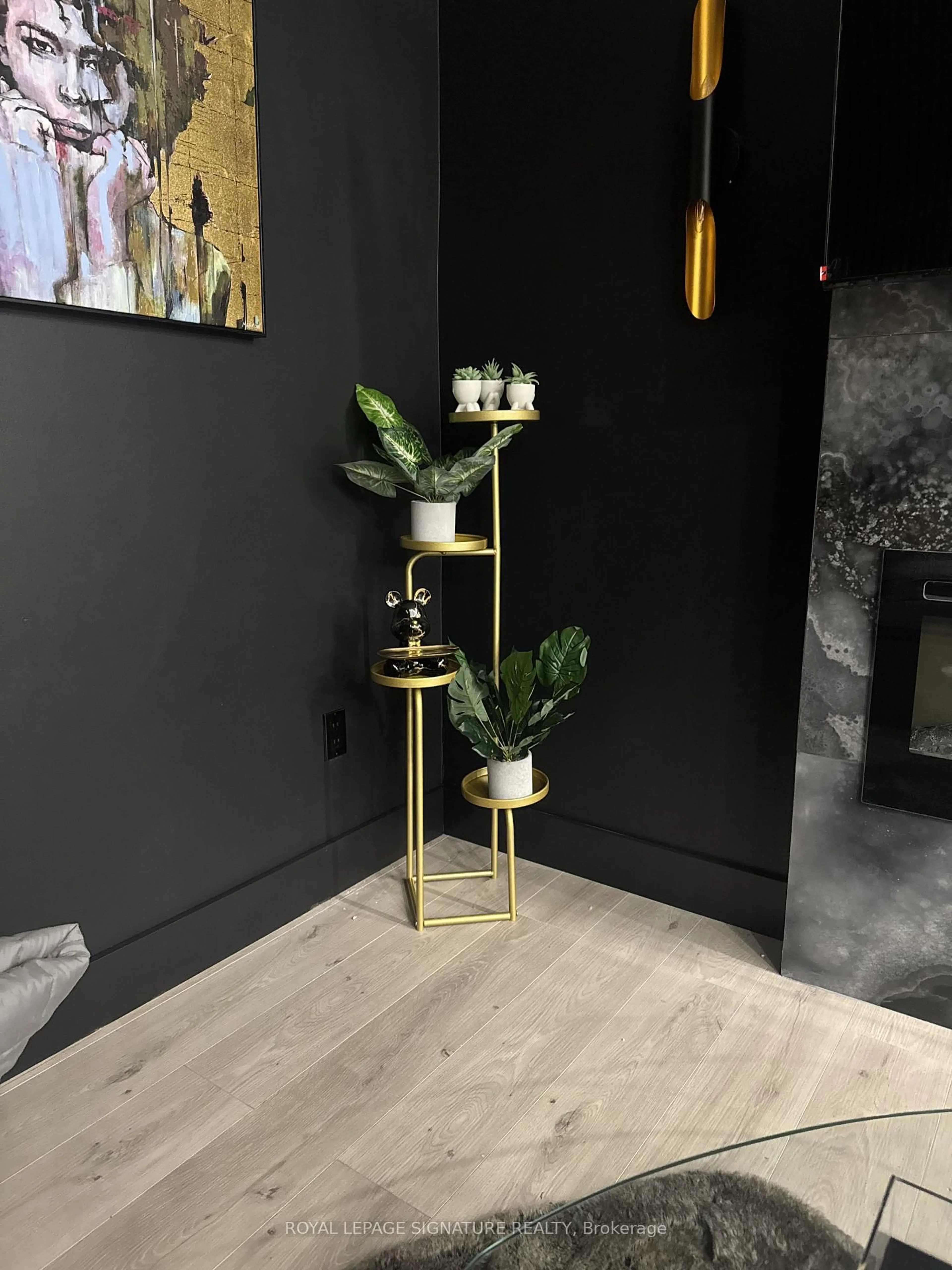 Indoor entryway for 792 Pierre Ave, Windsor Ontario N9A 2K5