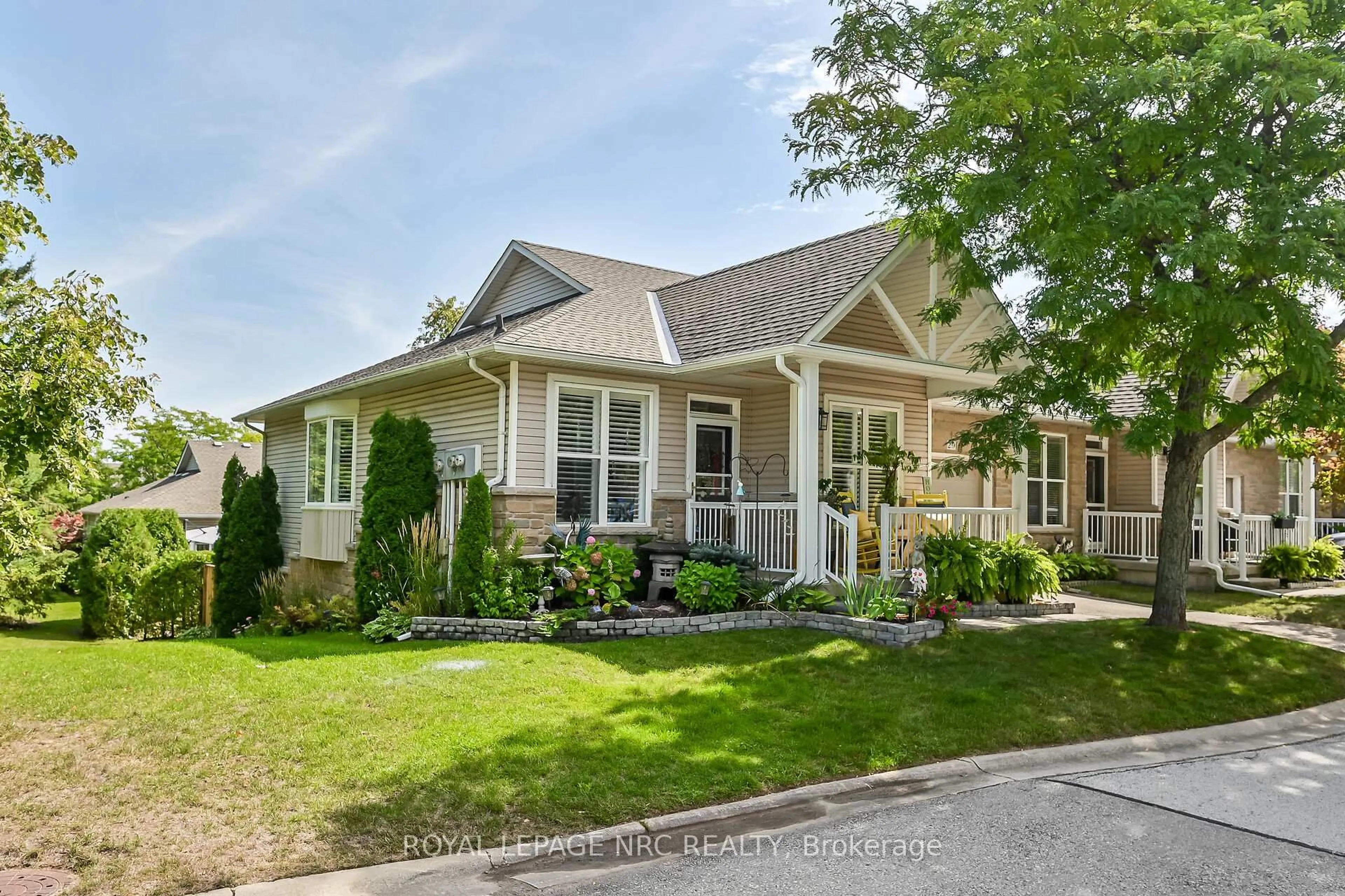 Home with vinyl exterior material, street for 20 Kitty Murray Lane #29, Hamilton Ontario L9K 1L7