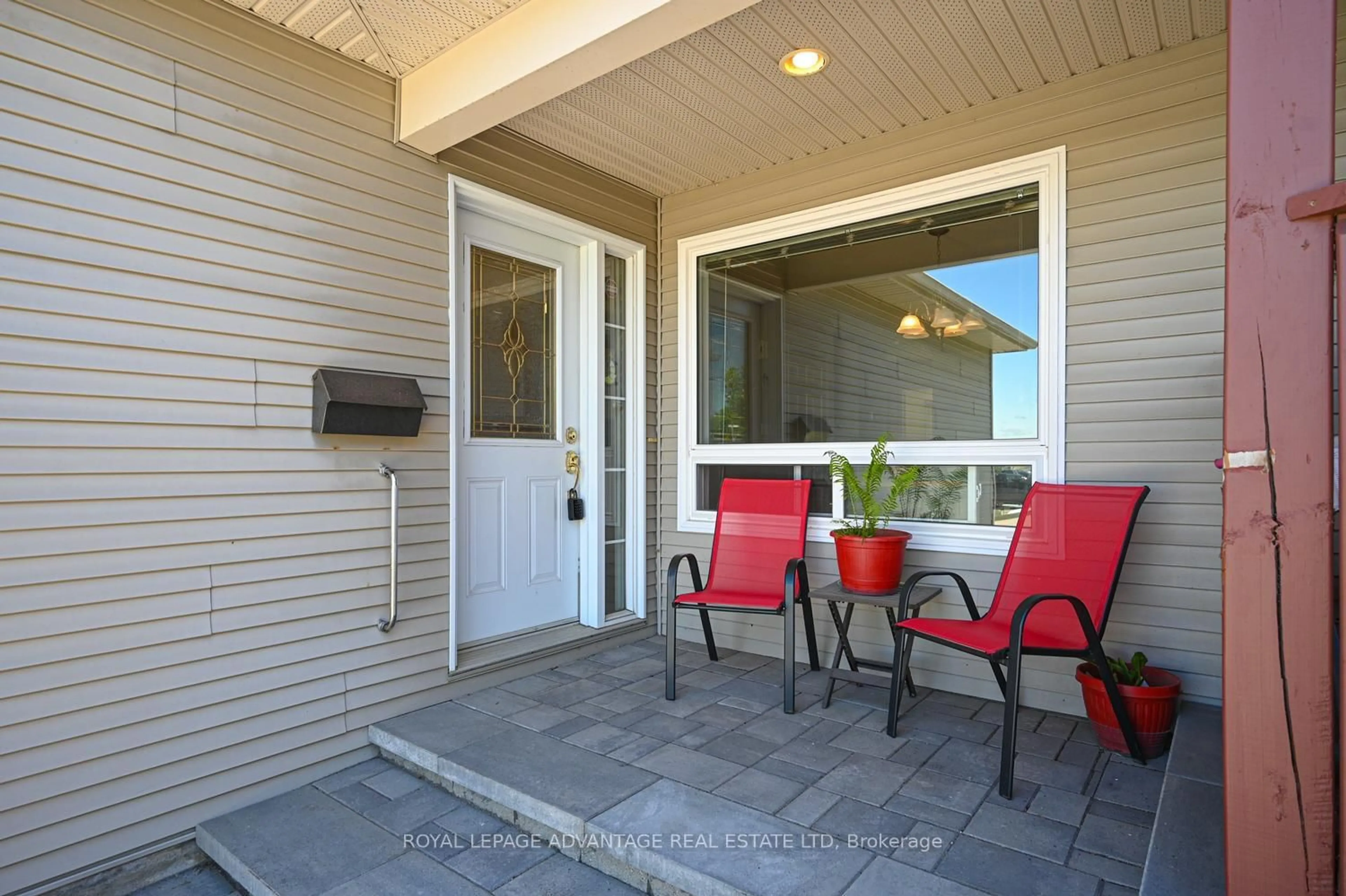 Patio, street for 61 Van Horne Ave, Smiths Falls Ontario K7A 5L2