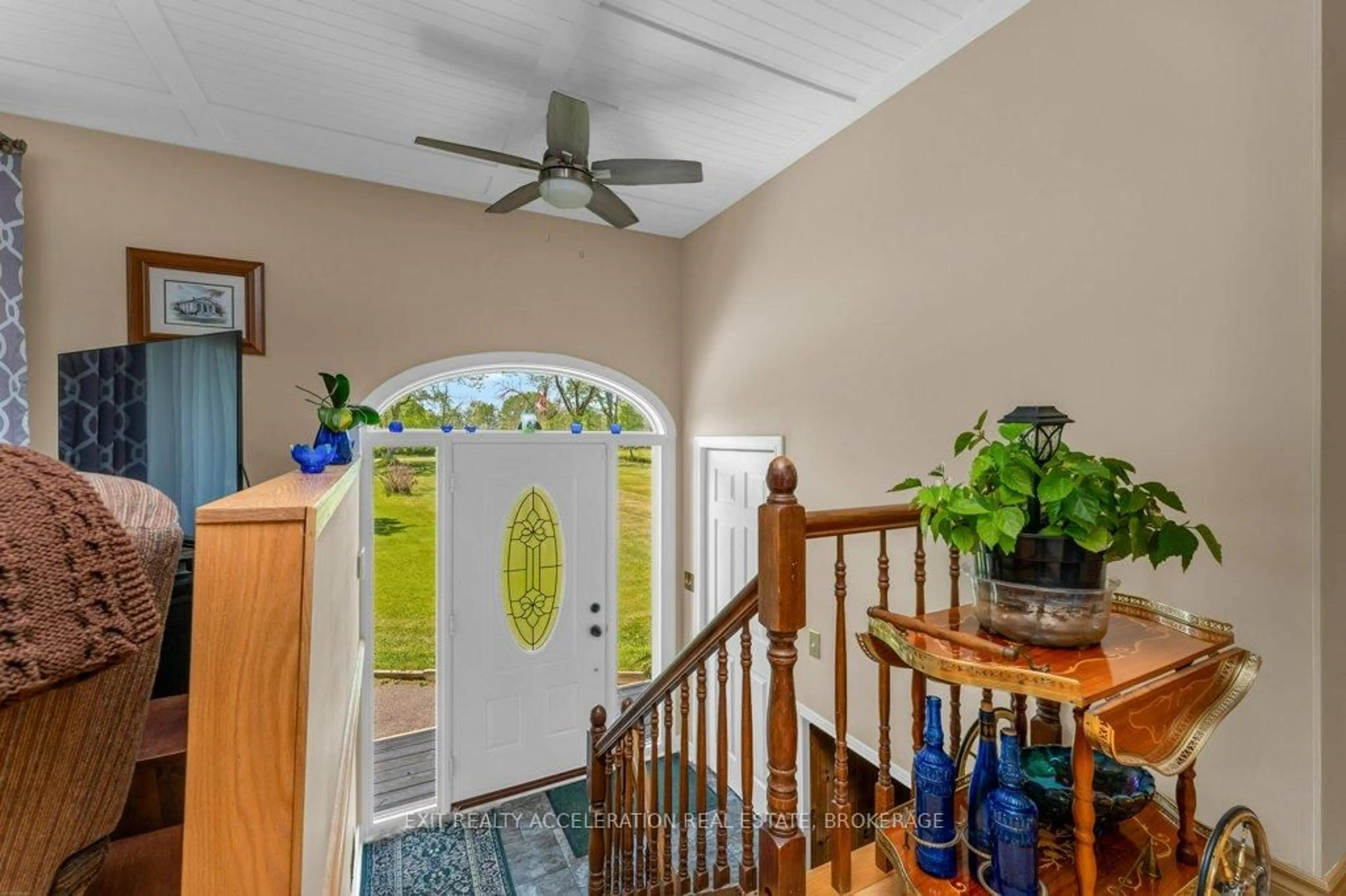 Indoor entryway for 1225 Shibauga Rd, Tamworth Ontario K0K 3G0