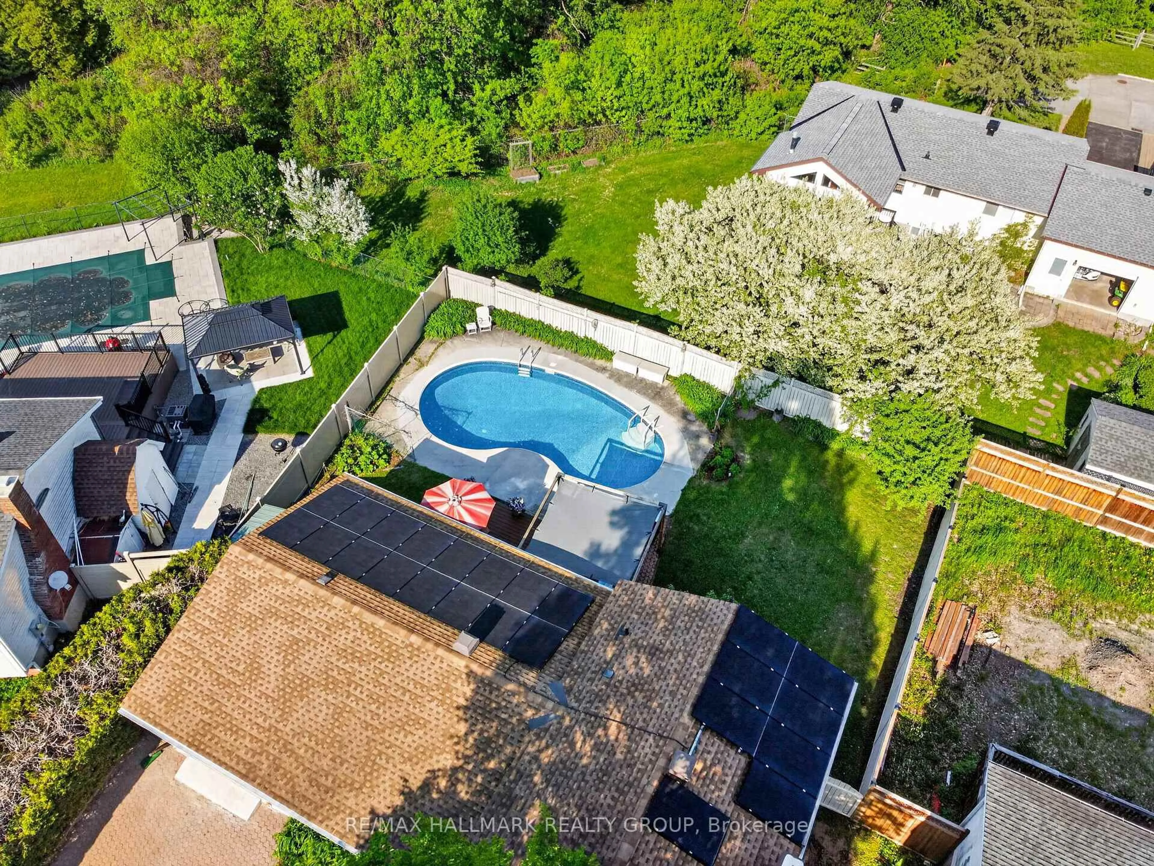 A pic from outside/outdoor area/front of a property/back of a property/a pic from drone, street for 56 Dallaire Cres, Richmond Ontario K0A 2Z0