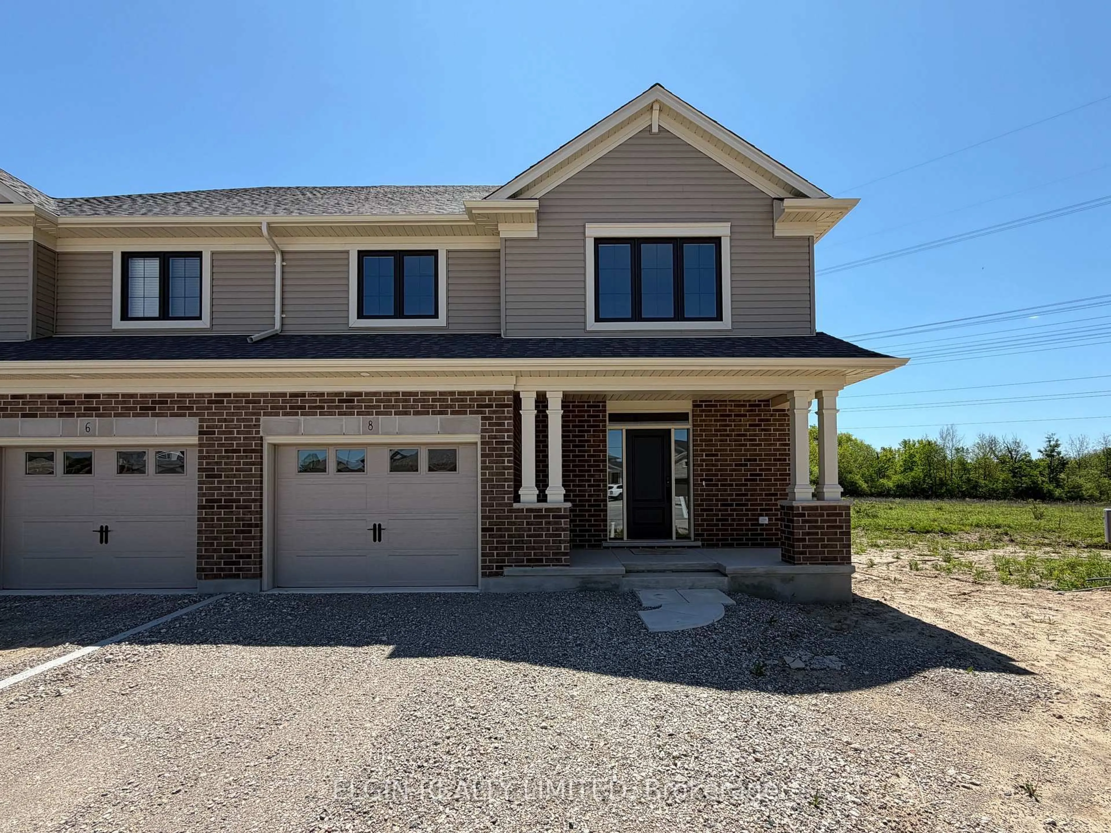 Home with brick exterior material, unknown for 8 Columbus Crt, Central Elgin Ontario N5P 0E5