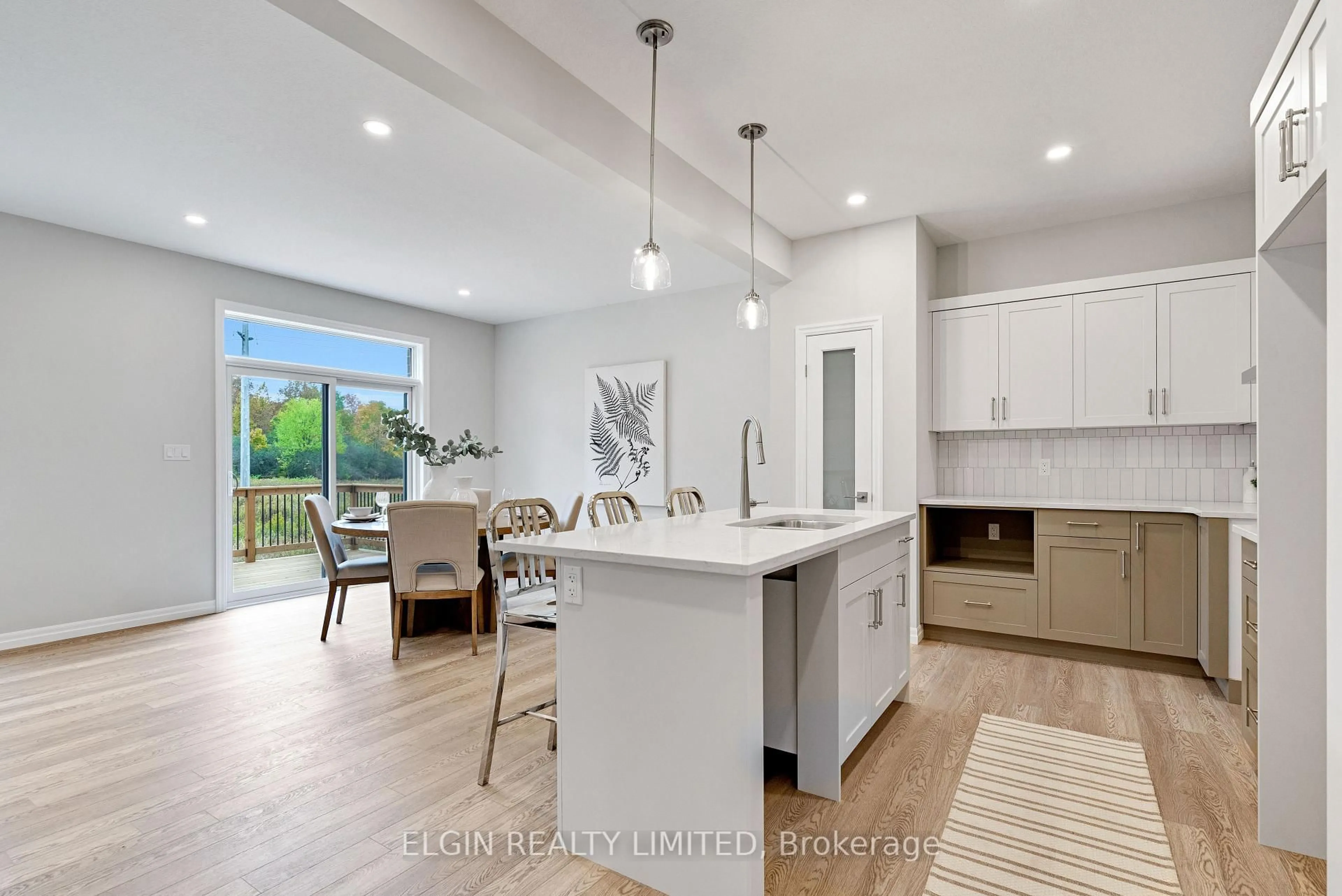 Open concept kitchen, ceramic/tile floor for 8 Columbus Crt, Central Elgin Ontario N5P 0E5